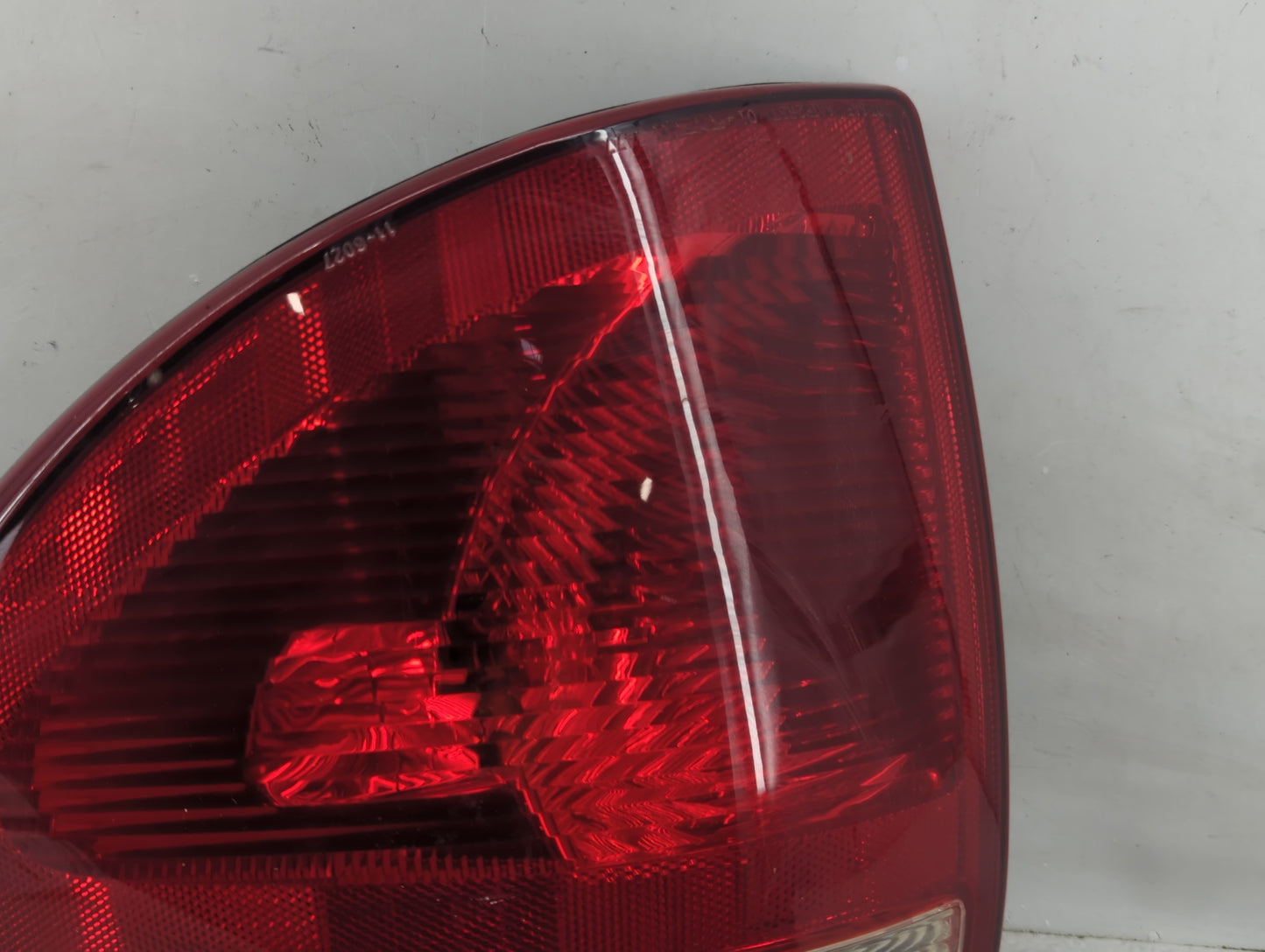 2004-2007 Chrysler Town & Country Tail Light Assembly Passenger Right OEM Fits Fits 2004 2005 2006 2007 OEM Used Auto Parts 