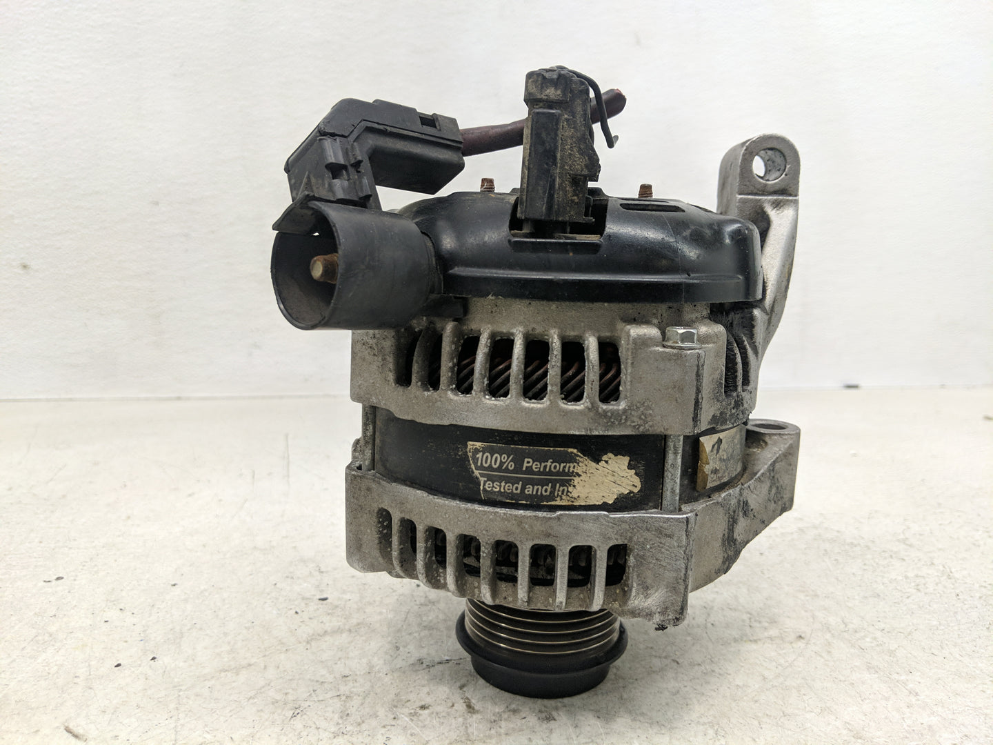 2001-2007 Chrysler Town & Country Alternator Replacement Generator Charging Assembly Engine OEM Fits OEM Used Auto Parts - O