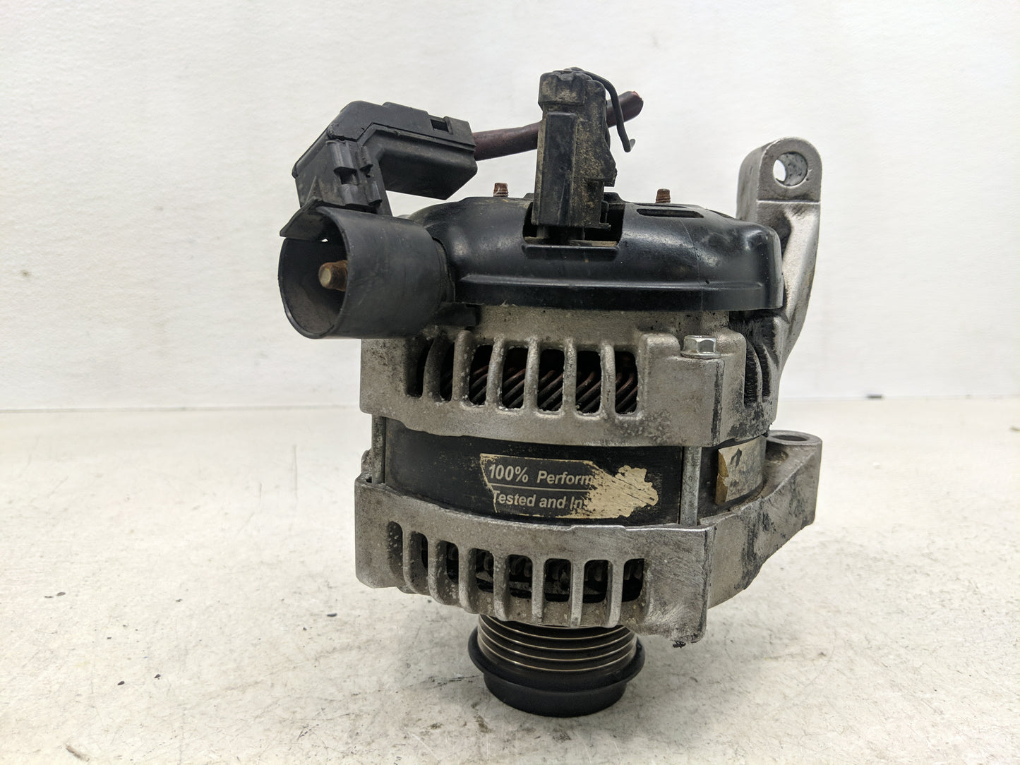 2001-2007 Chrysler Town & Country Alternator Replacement Generator Charging Assembly Engine OEM Fits OEM Used Auto Parts - O