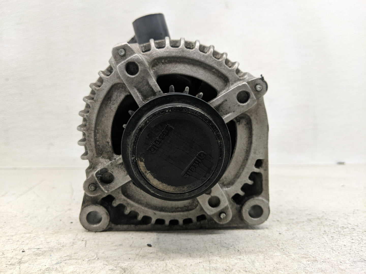 2001-2007 Chrysler Town & Country Alternator Replacement Generator Charging Assembly Engine OEM Fits OEM Used Auto Parts - O