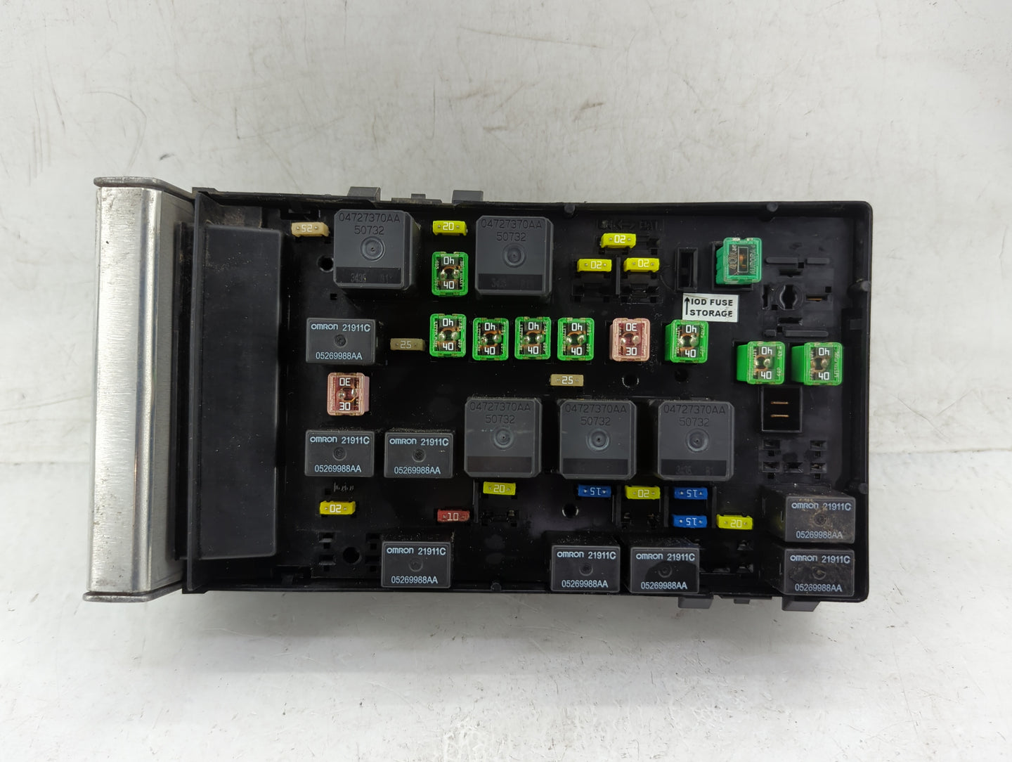 2006-2007 Chrysler Town & Country Fusebox Fuse Box Panel Relay Module P/N:P05144506AE Fits Fits 2006 2007 OEM Used Auto Part