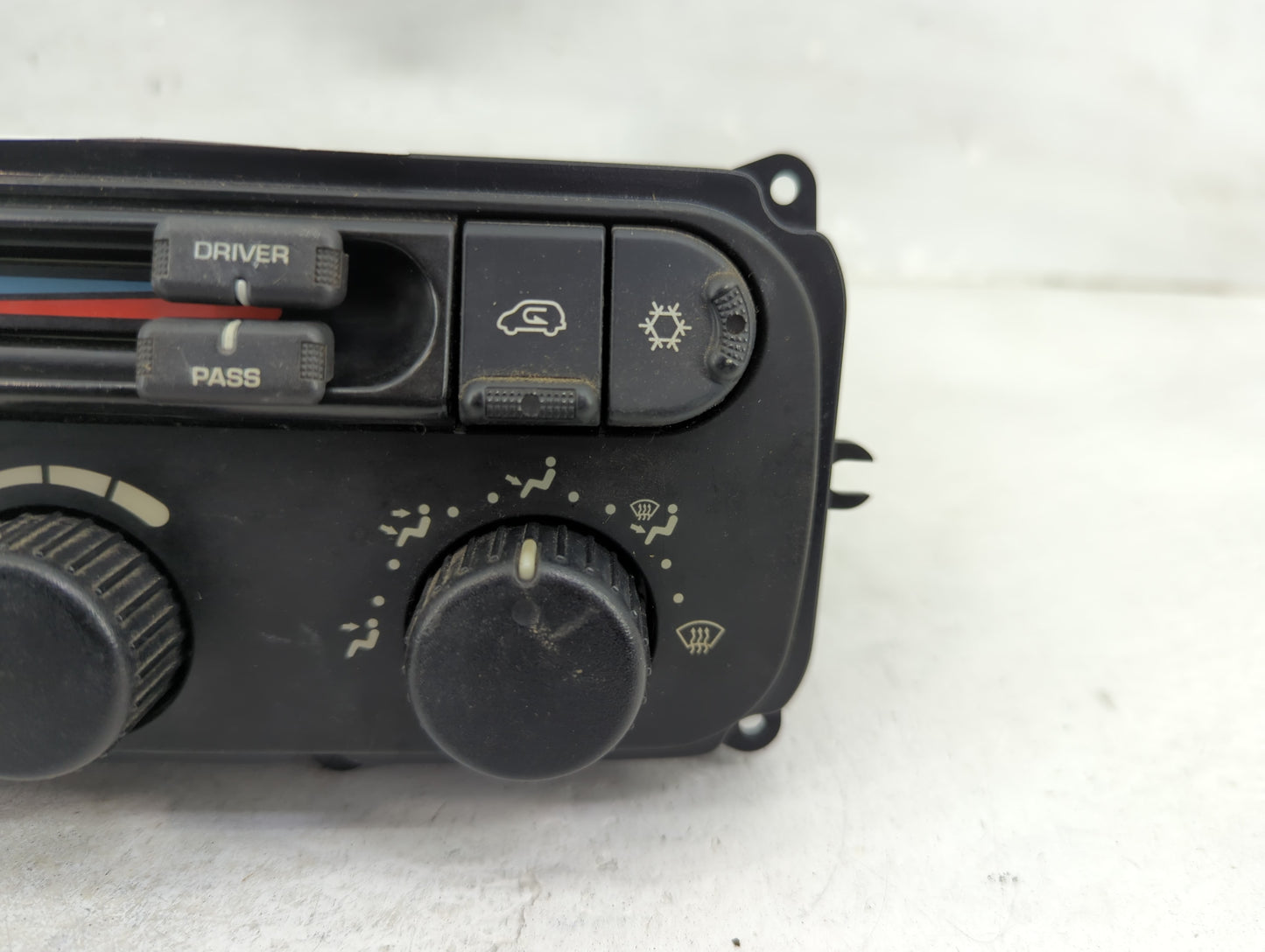2004-2007 Chrysler Town & Country Climate Control Module Temperature AC/Heater Replacement P/N:05175359AC 75359 Fits OEM Use