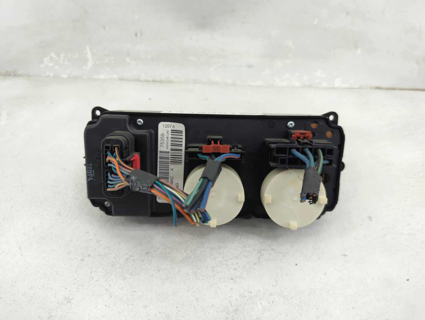 2004-2007 Chrysler Town & Country Climate Control Module Temperature AC/Heater Replacement P/N:05175359AC 75359 Fits OEM Use