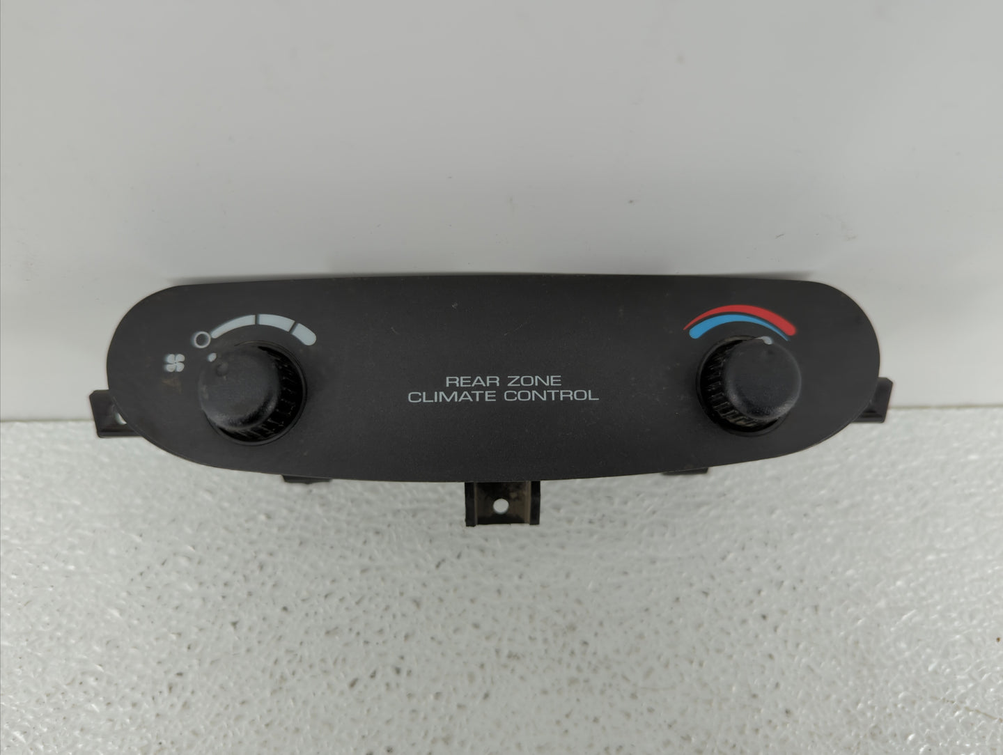 2001-2007 Chrysler Town & Country Climate Control Module Temperature AC/Heater Replacement P/N:P05005009AD 4685797AA Fits OE