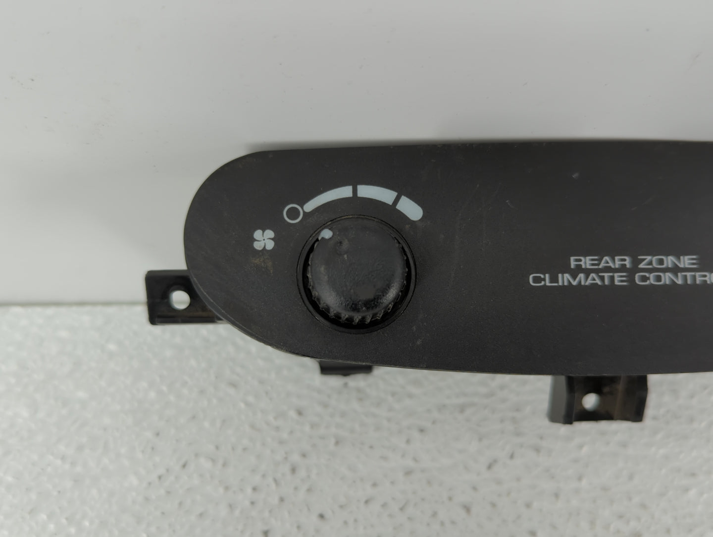 2001-2007 Chrysler Town & Country Climate Control Module Temperature AC/Heater Replacement P/N:P05005009AD 4685797AA Fits OE