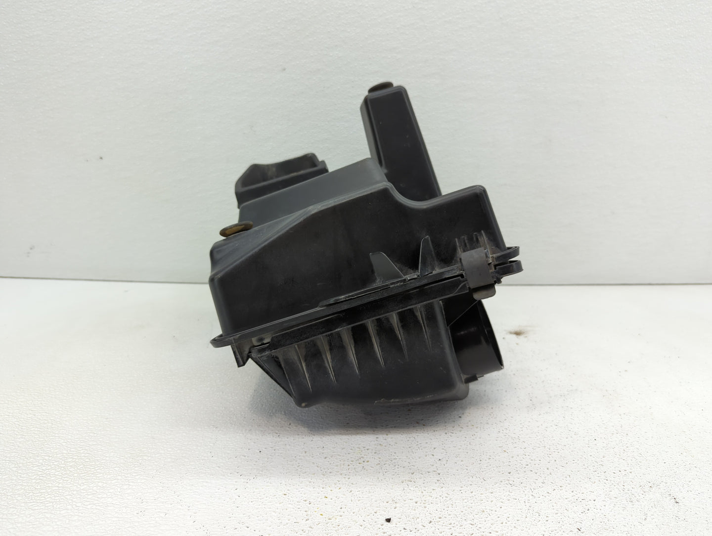 2001-2007 Chrysler Town & Country Air Cleaner Intake-duct Hose Tube - Oemusedautoparts1.com