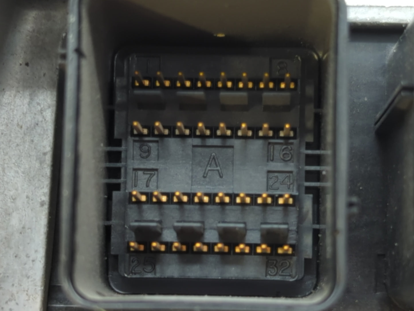 2006 Chrysler Town & Country Chassis Control Module Ccm Bcm Body Control - Oemusedautoparts1.com
