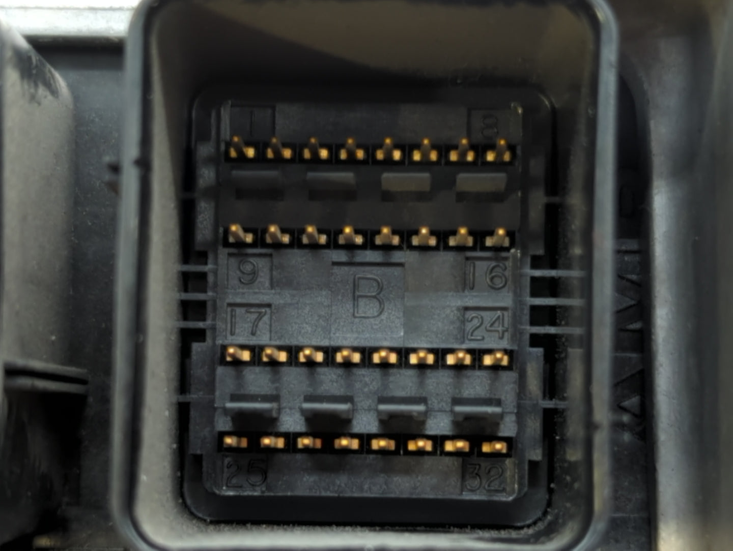 2006 Chrysler Town & Country Chassis Control Module Ccm Bcm Body Control - Oemusedautoparts1.com