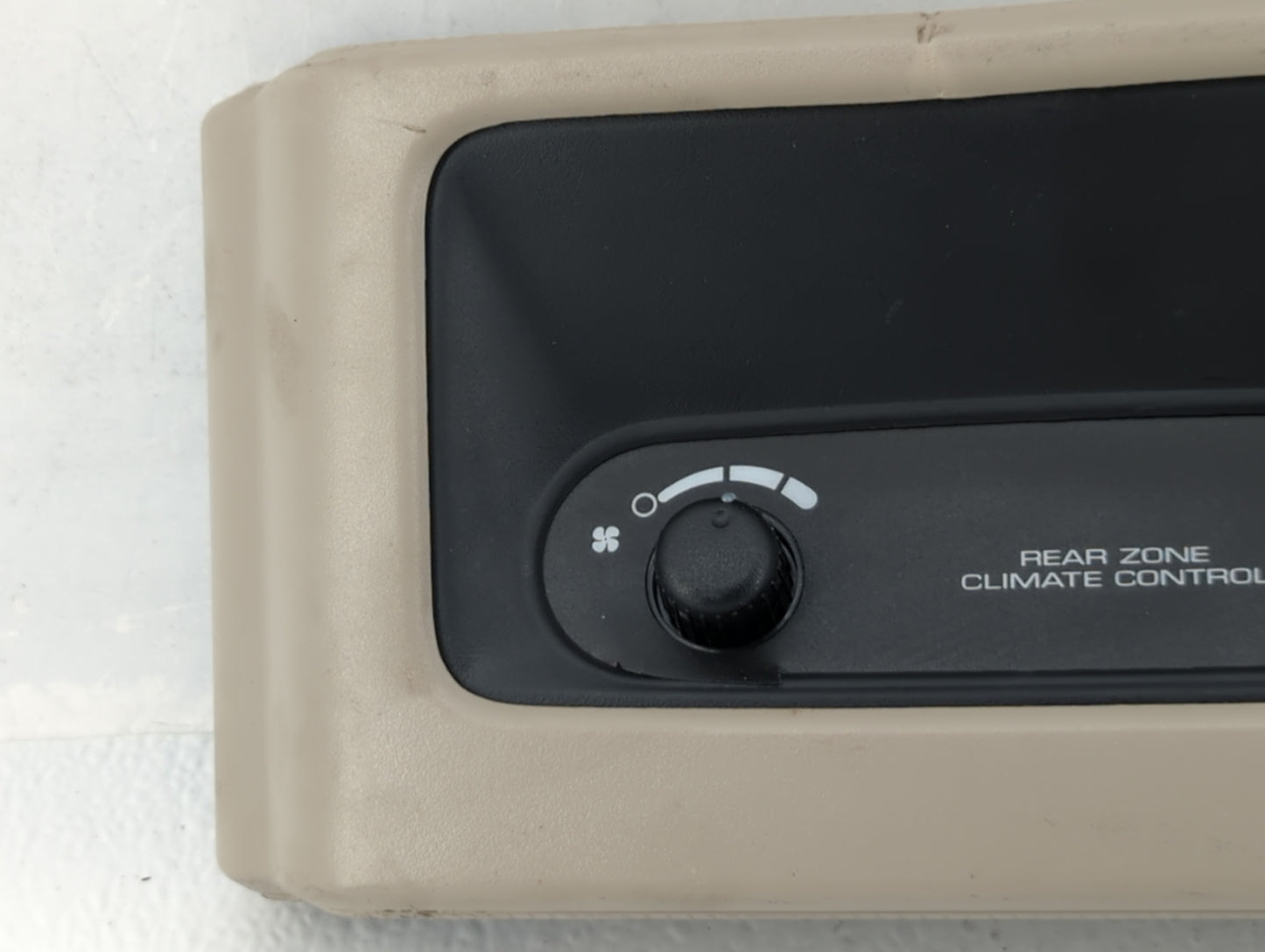 2004-2007 Chrysler Town & Country Climate Control Module Temperature AC/Heater Replacement P/N:4685797AA 05134627AA Fits OEM