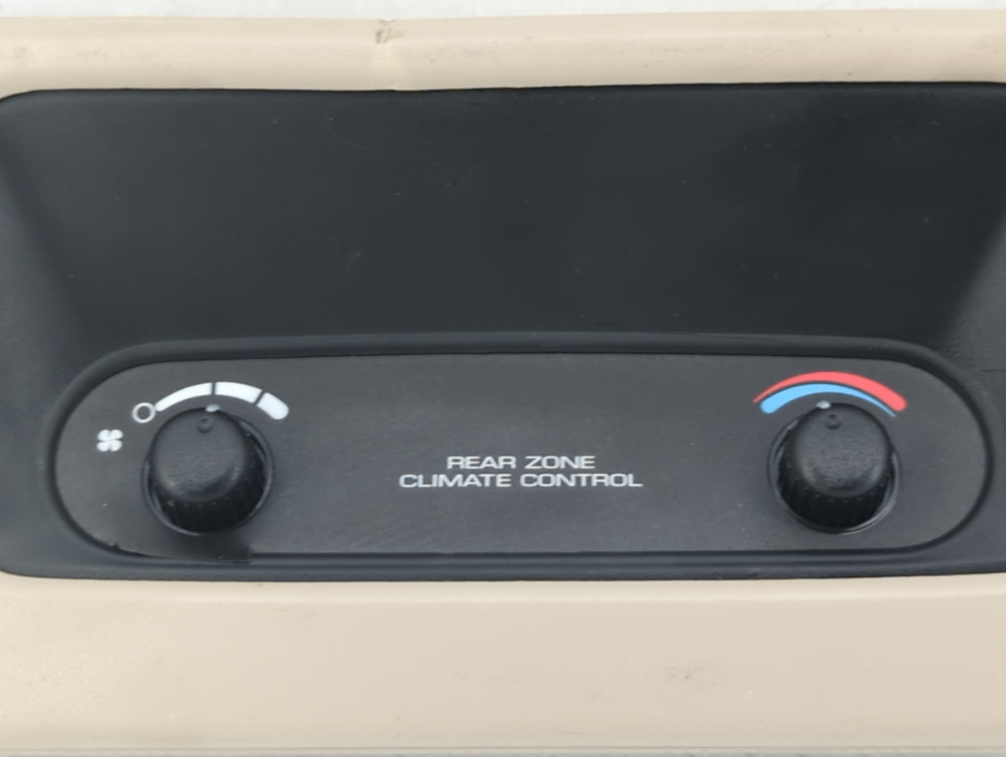 2004-2007 Chrysler Town & Country Climate Control Module Temperature AC/Heater Replacement P/N:4685797AA 05134627AA Fits OEM