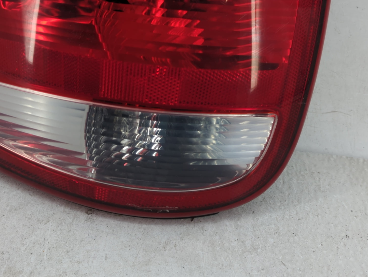 2004-2007 Chrysler Town & Country Tail Light Assembly Passenger Right OEM Fits Fits 2004 2005 2006 2007 OEM Used Auto Parts 