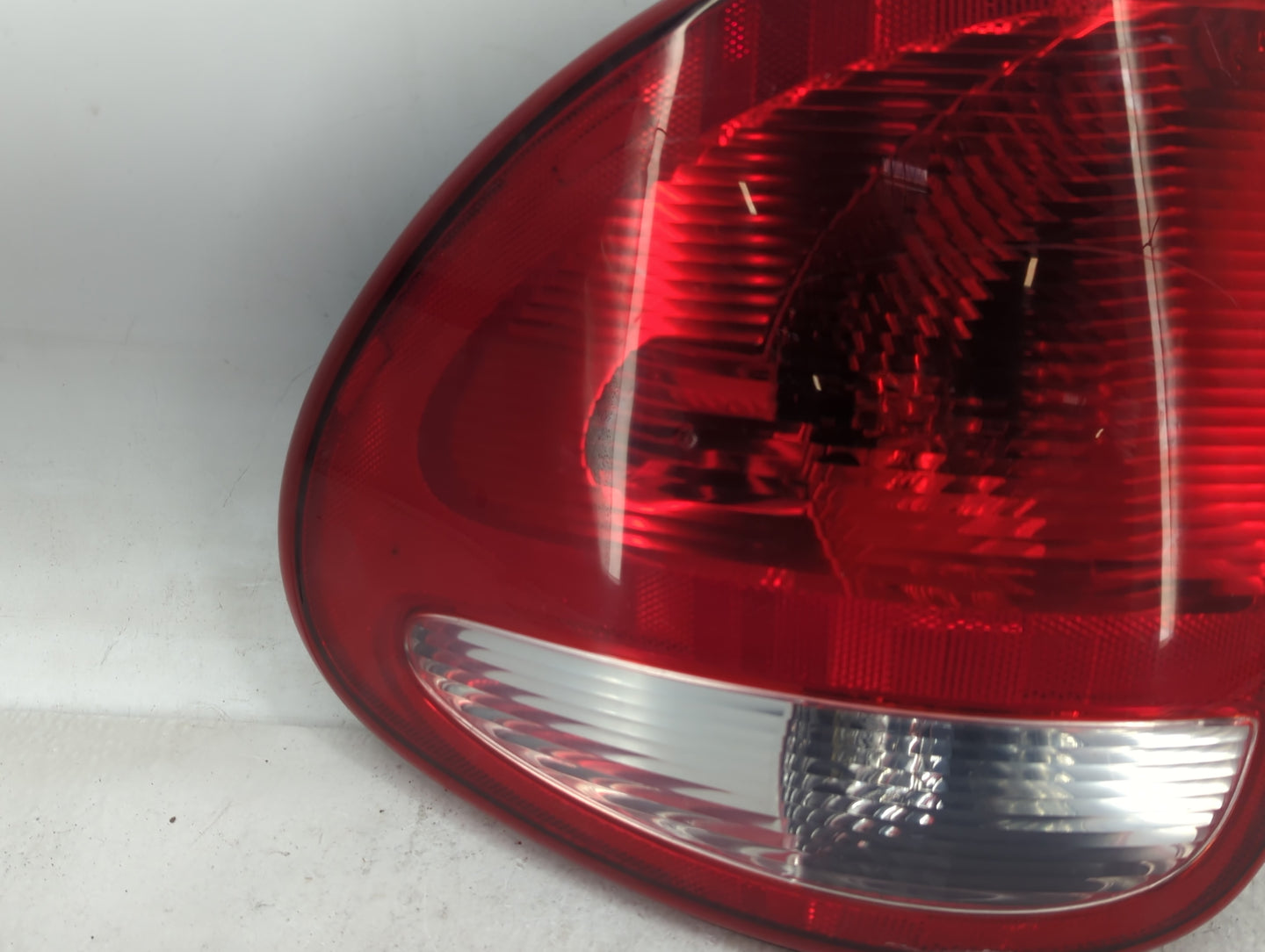 2004-2007 Chrysler Town & Country Tail Light Assembly Passenger Right OEM Fits Fits 2004 2005 2006 2007 OEM Used Auto Parts 