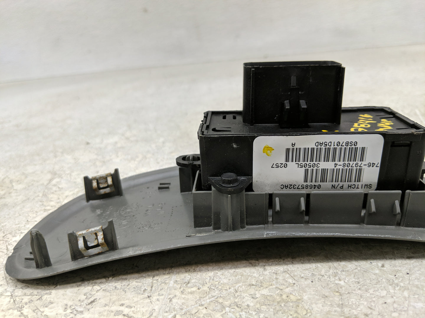 2007 Chrysler Town & Country Master Power Window Switch Replacement Driver Side Left Fits OEM Used Auto Parts - Oemusedautop