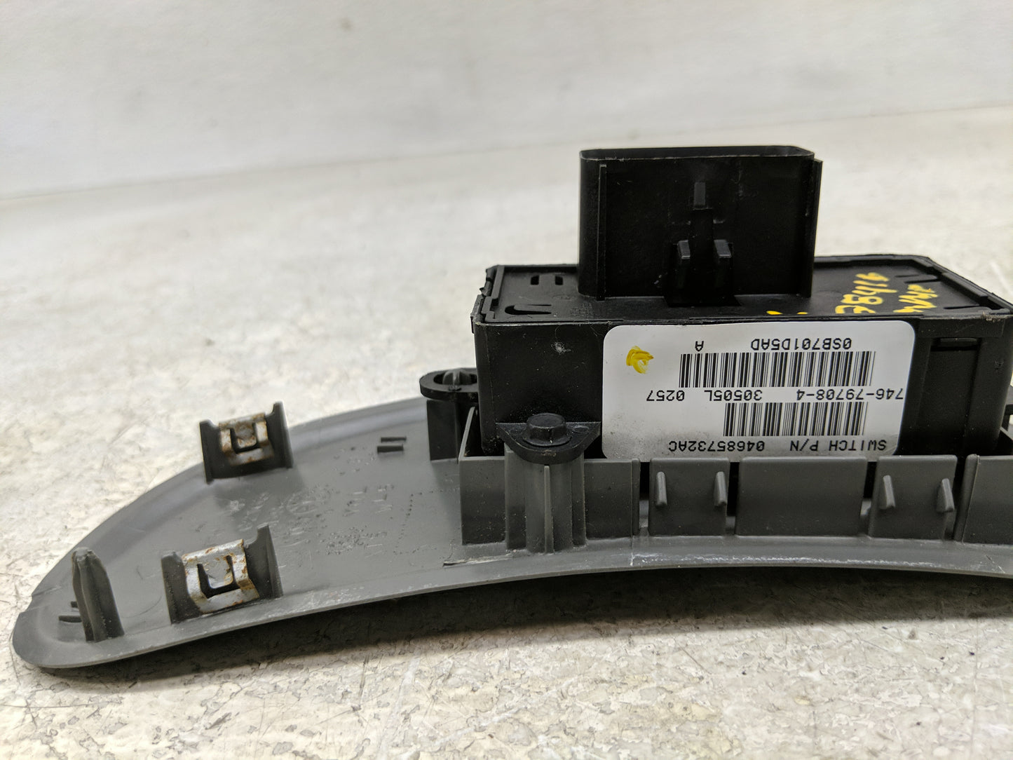 2007 Chrysler Town & Country Master Power Window Switch Replacement Driver Side Left Fits OEM Used Auto Parts - Oemusedautop