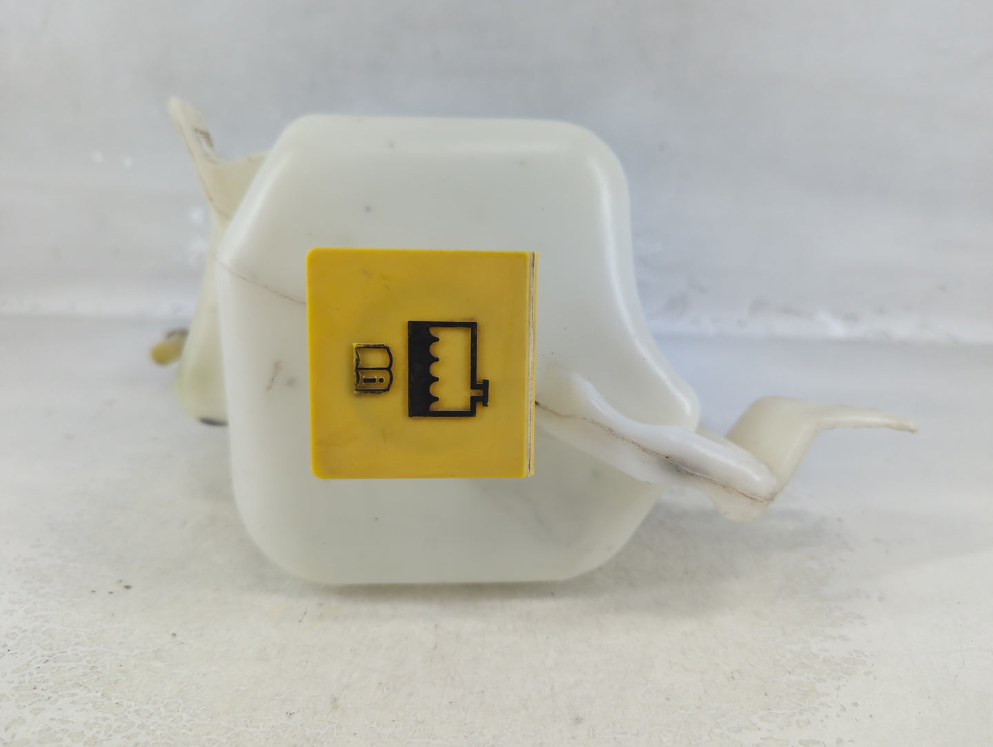 2007-2012 Dodge Caliber Windshield Washer Fluid Reservoir Bottle Oem - Oemusedautoparts1.com