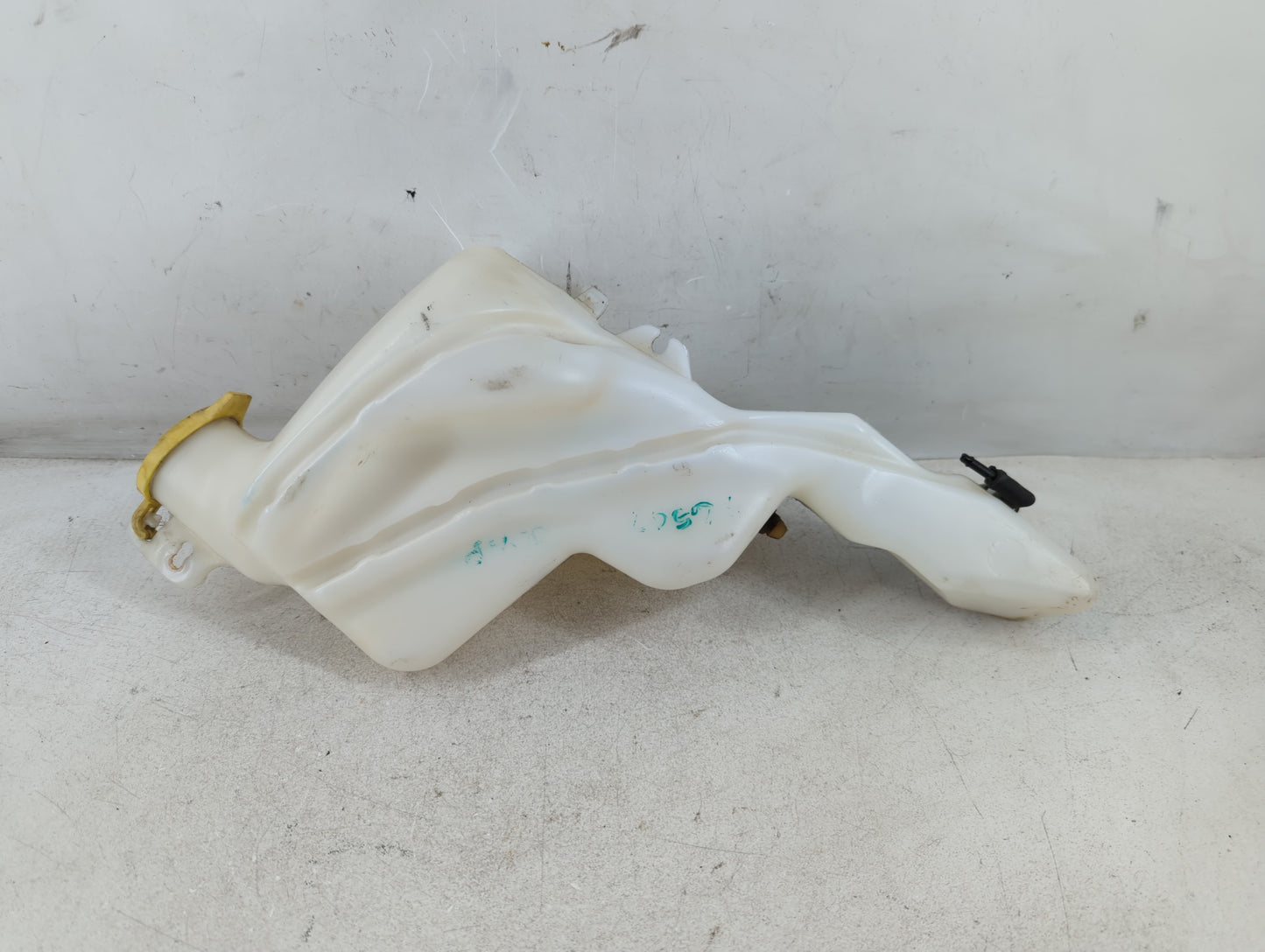 2007-2012 Dodge Caliber Windshield Washer Fluid Reservoir Bottle Oem - Oemusedautoparts1.com