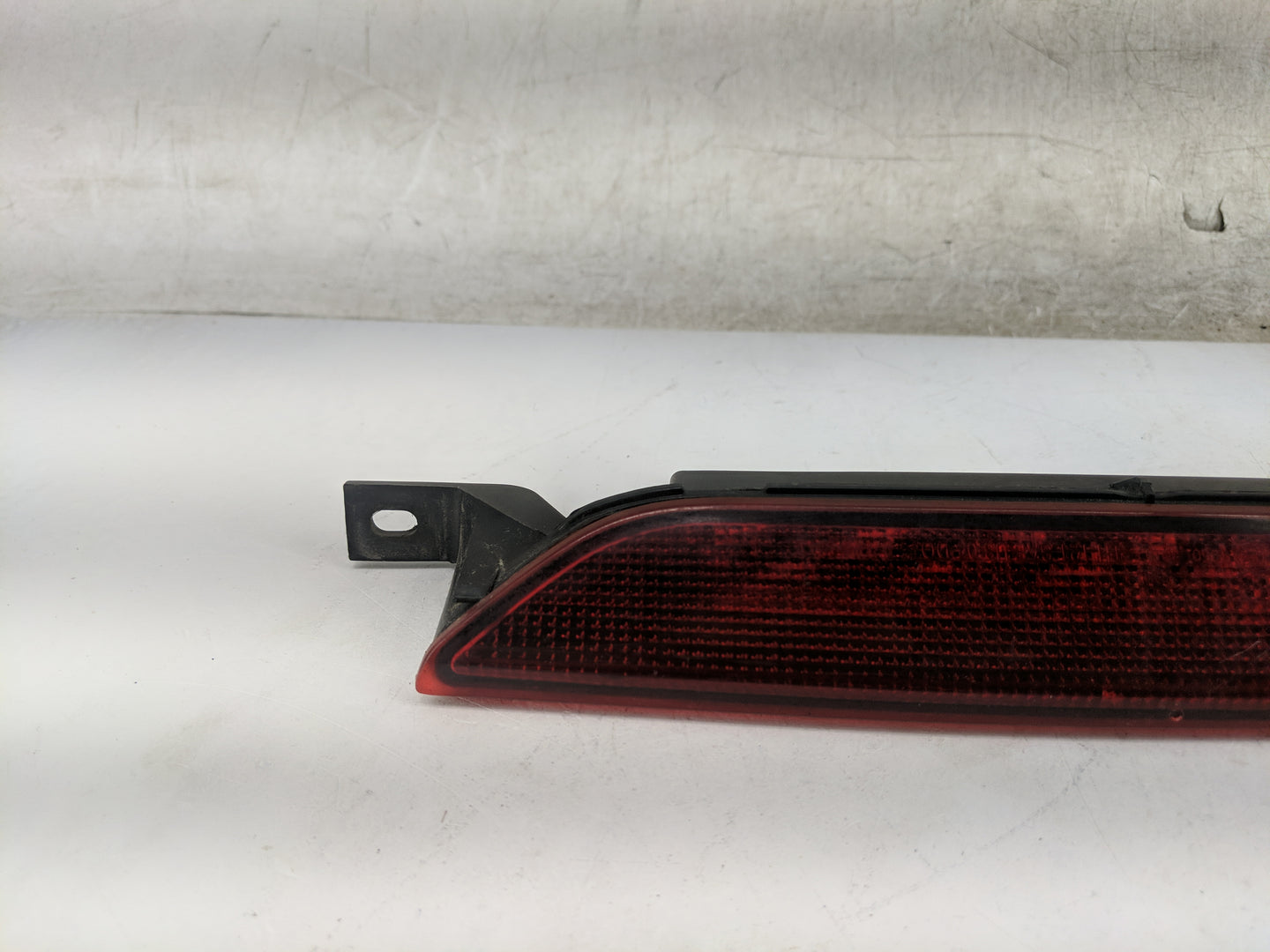 2007 Dodge Caliber Rear Center Lid Brake Light Tail Light Fits OEM Used Auto Parts - Oemusedautoparts1.com
