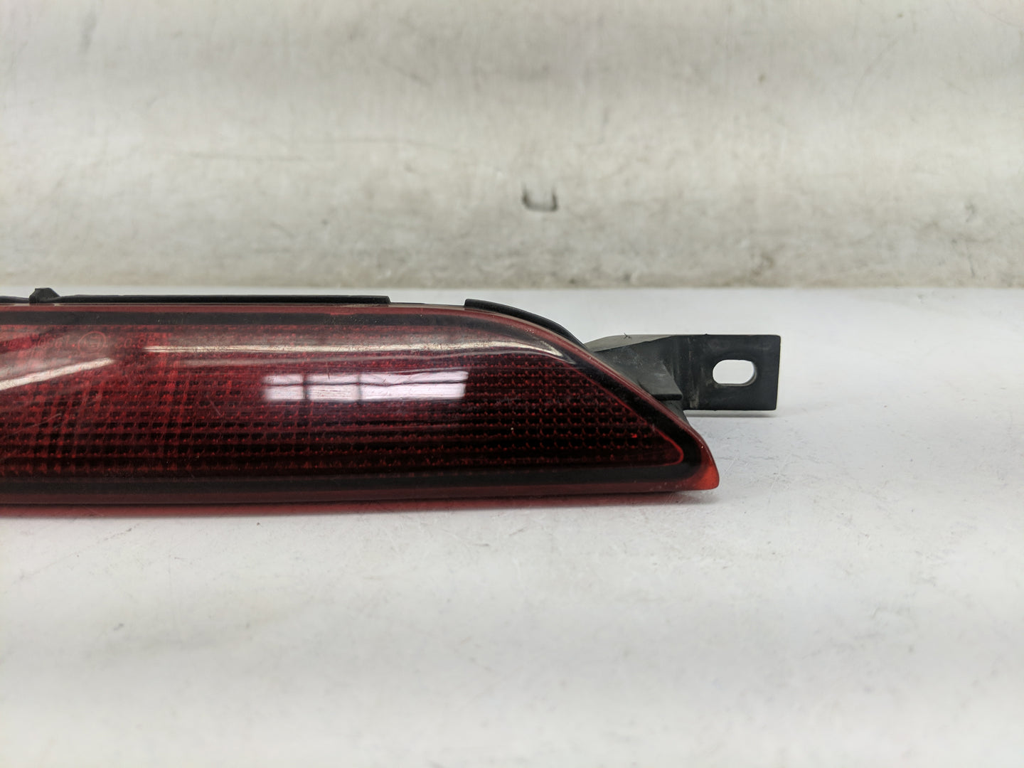 2007 Dodge Caliber Rear Center Lid Brake Light Tail Light Fits OEM Used Auto Parts - Oemusedautoparts1.com