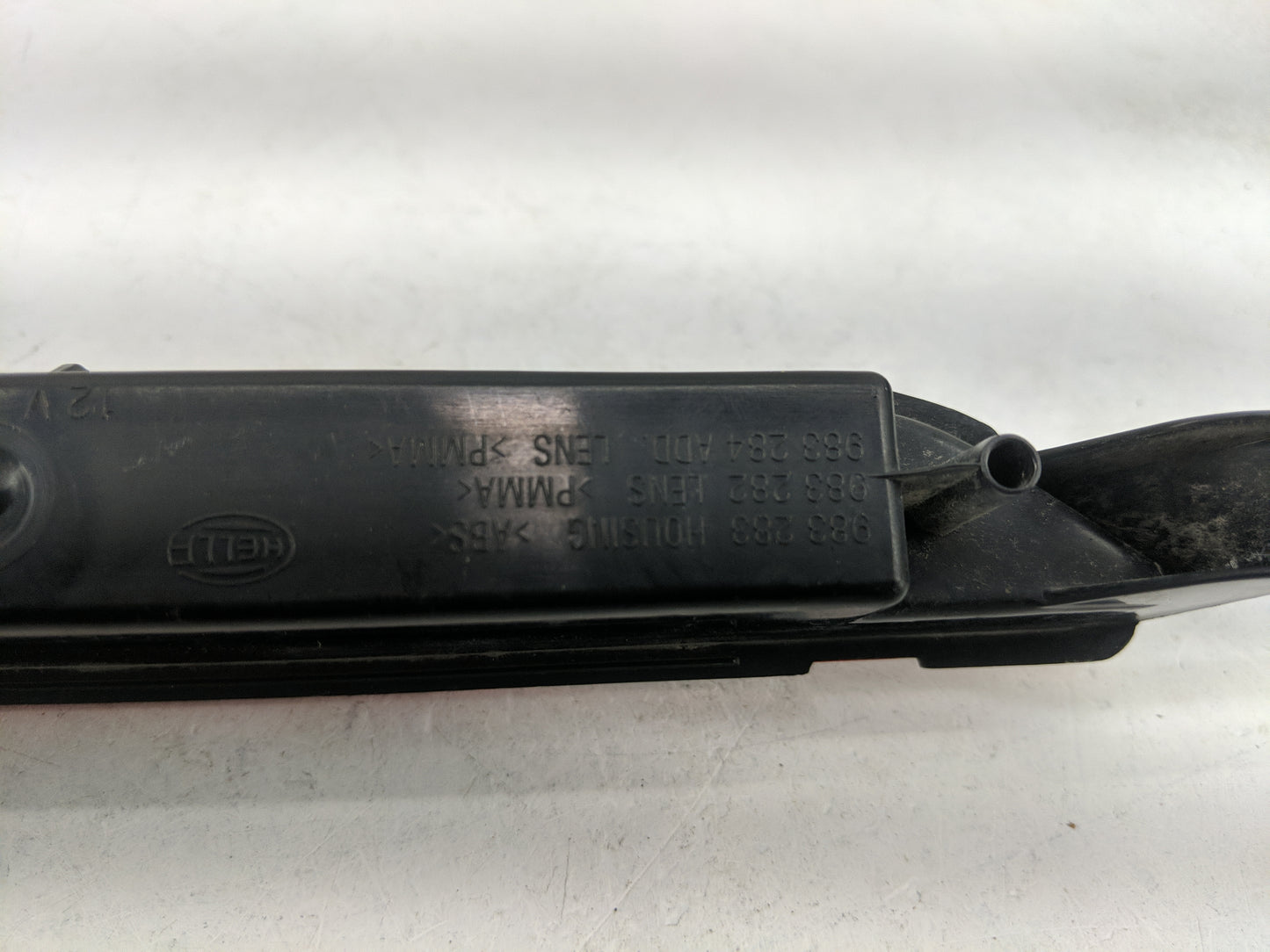 2007 Dodge Caliber Rear Center Lid Brake Light Tail Light Fits OEM Used Auto Parts - Oemusedautoparts1.com