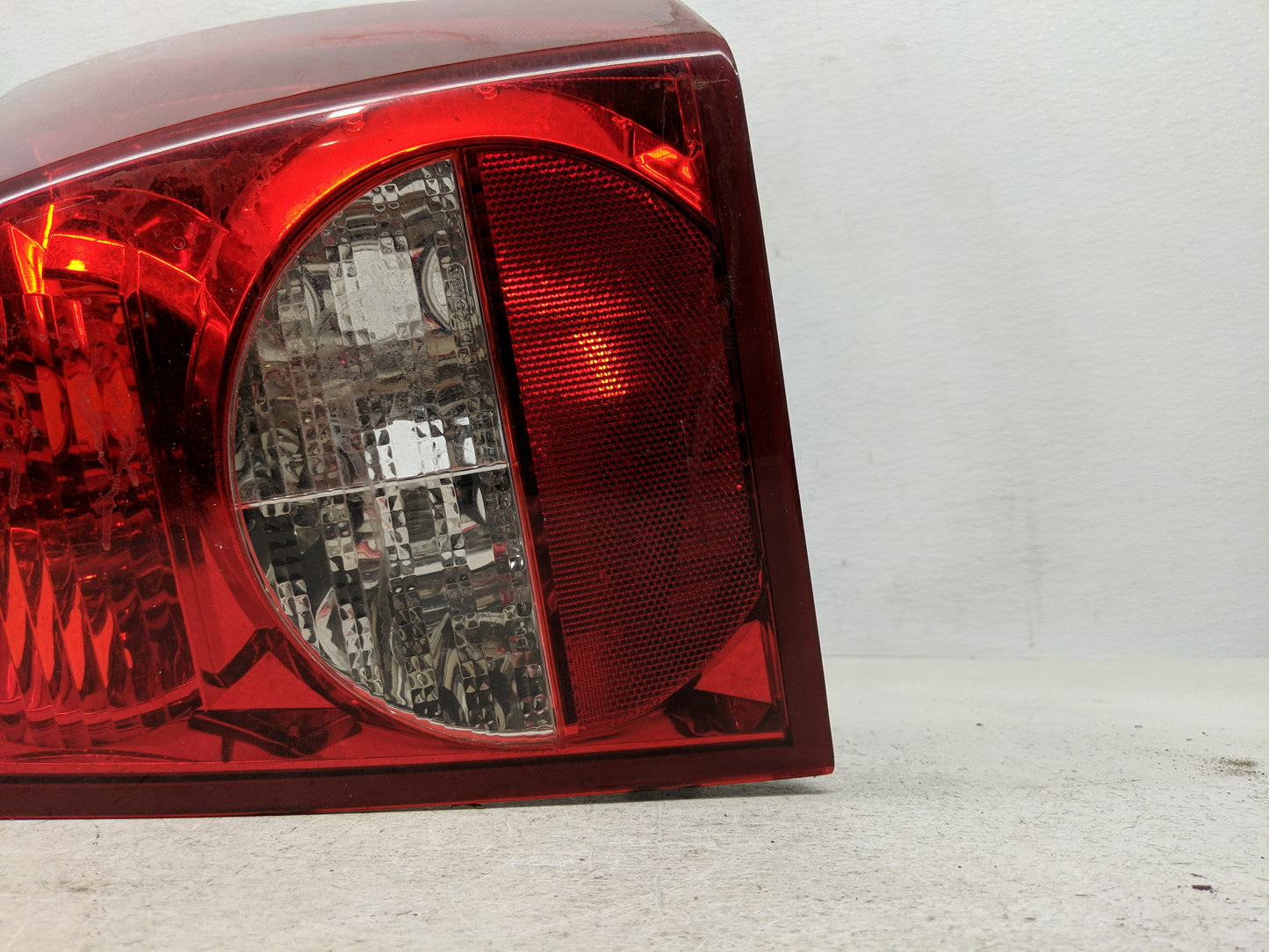 2007 Dodge Caliber Tail Light Assembly Passenger Right OEM P/N:0530388CA 05303752 A Fits OEM Used Auto Parts - Oemusedautopa