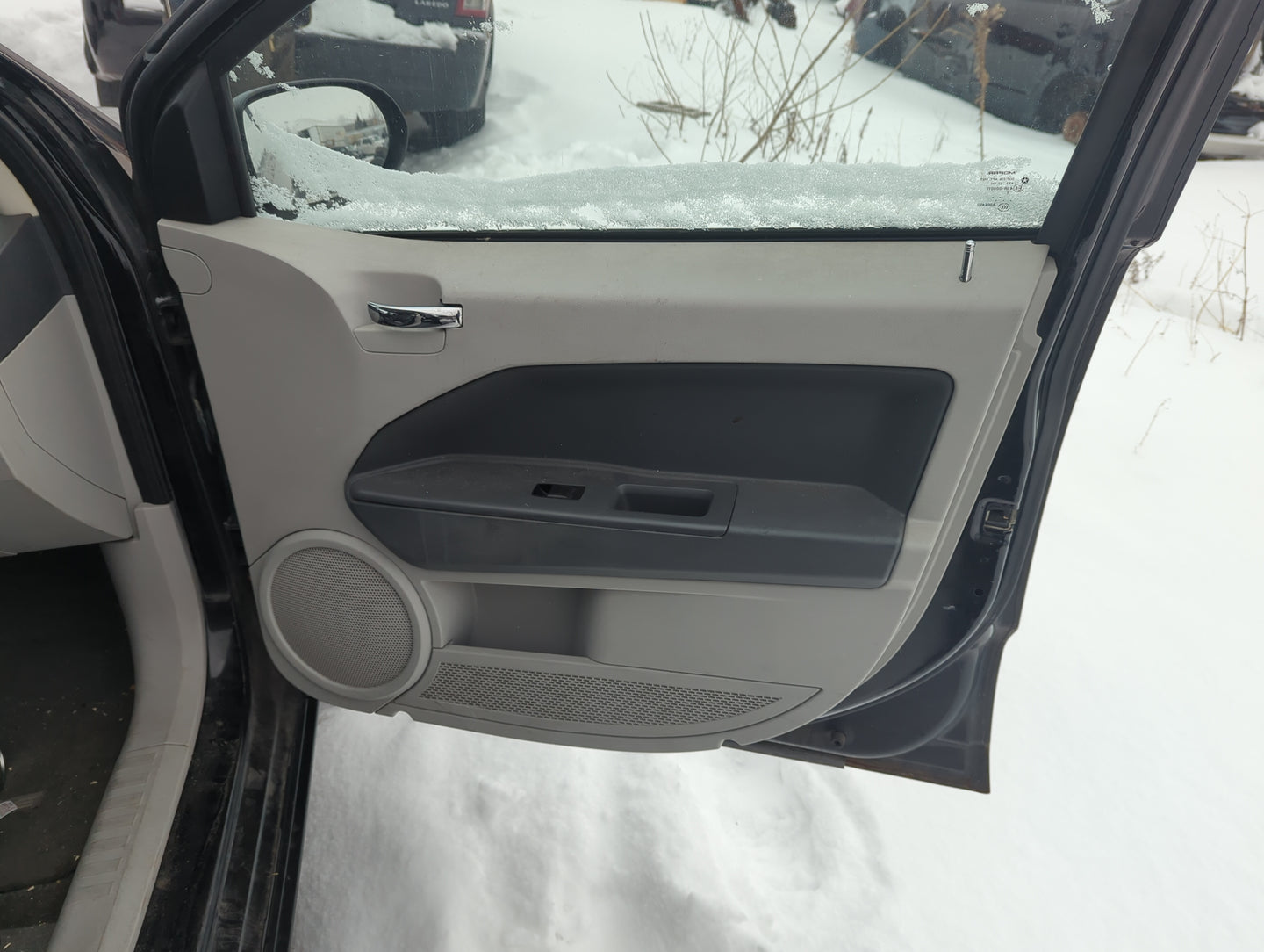 2007 Dodge Caliber Front Right Passenger Interior Door Panel Trim 1352234 - Oemusedautoparts1.com
