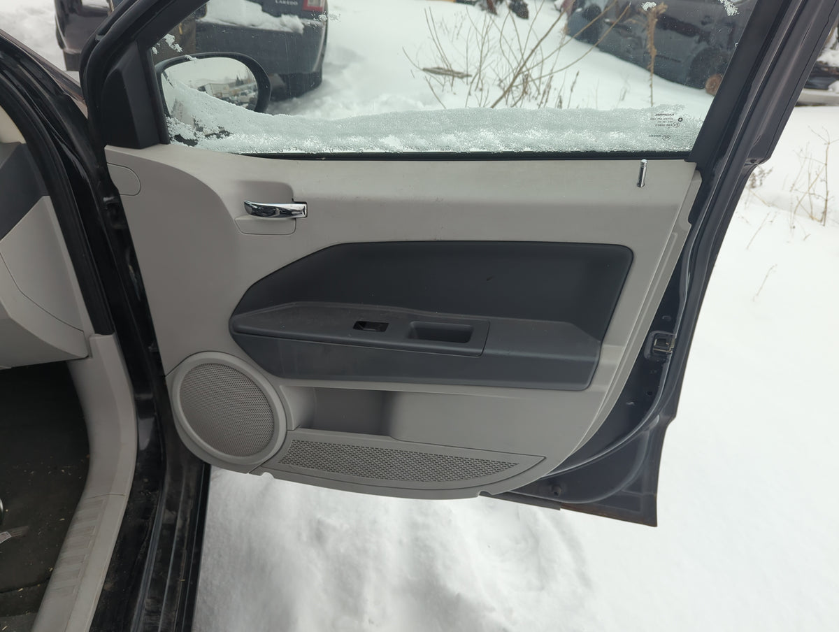 2007 Dodge Caliber Front Right Passenger Interior Door Panel Trim 1352234 - Oemusedautoparts1.com