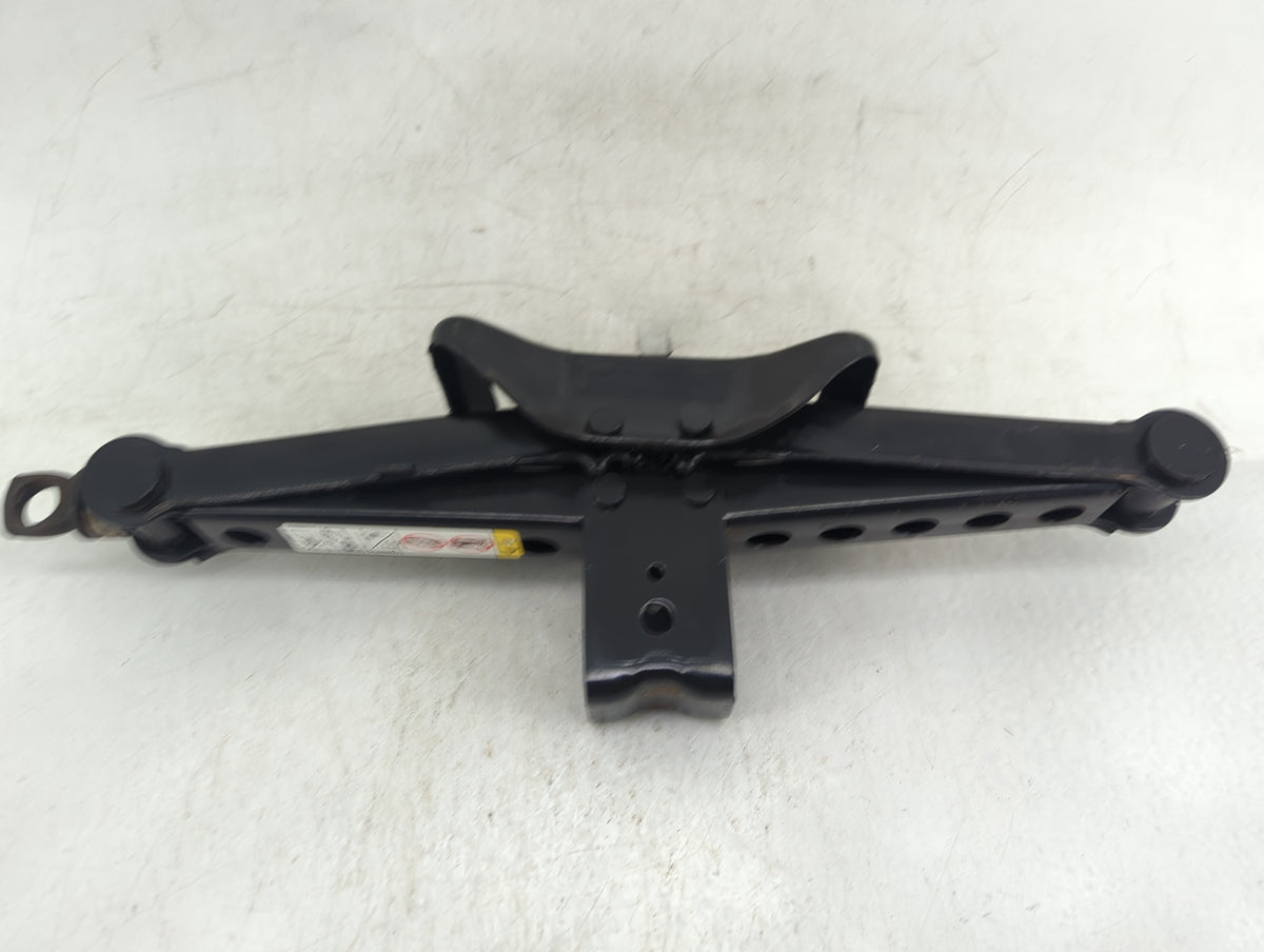 2007 Dodge Caliber Spare Scissor Car Jack 1416030 - Oemusedautoparts1.com
