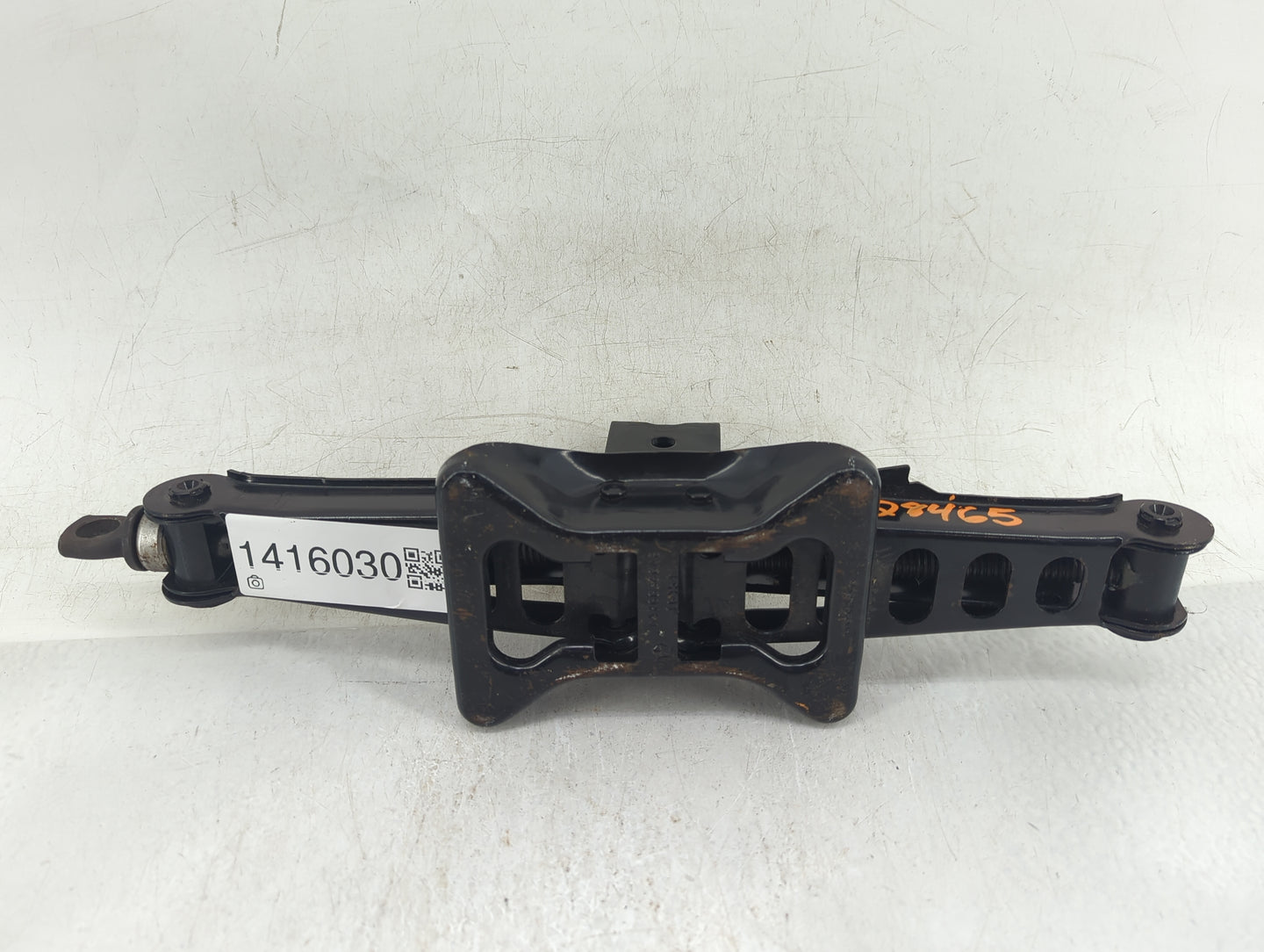 2007 Dodge Caliber Spare Scissor Car Jack 1416030 - Oemusedautoparts1.com