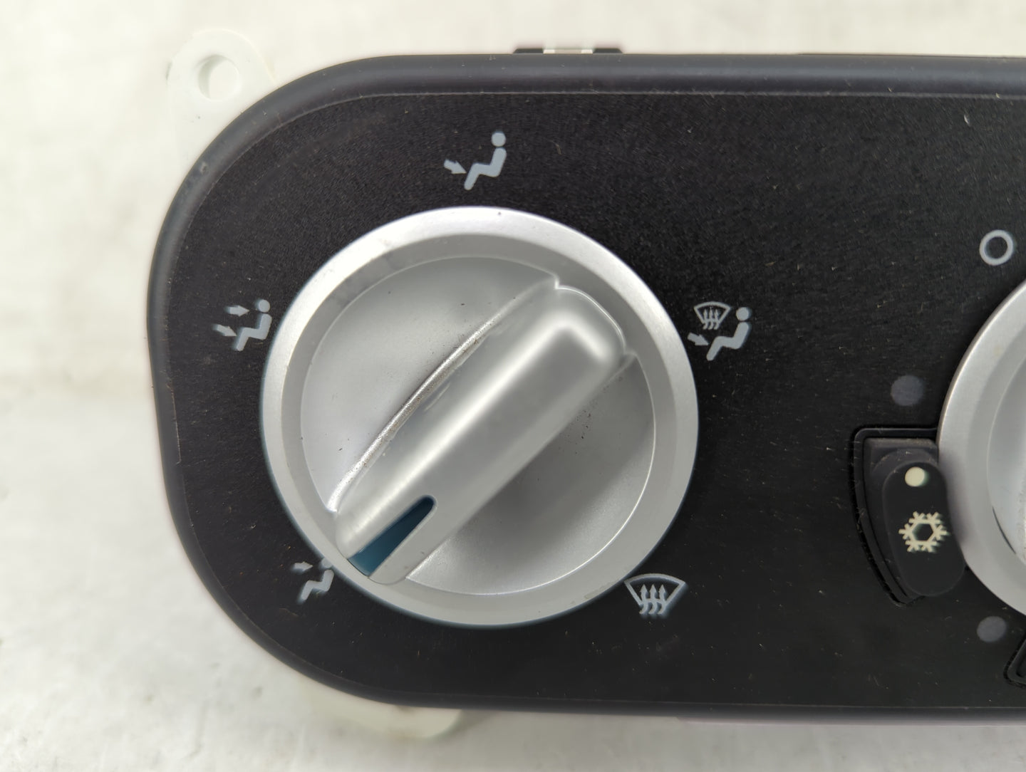 2007-2009 Dodge Caliber Climate Control Module Temperature AC/Heater Replacement Fits Fits 2007 2008 2009 OEM Used Auto Part