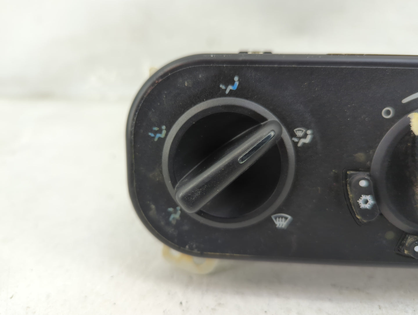 2007-2009 Dodge Caliber Climate Control Module Temperature AC/Heater Replacement P/N:P55111874AF Fits Fits 2007 2008 2009 OE