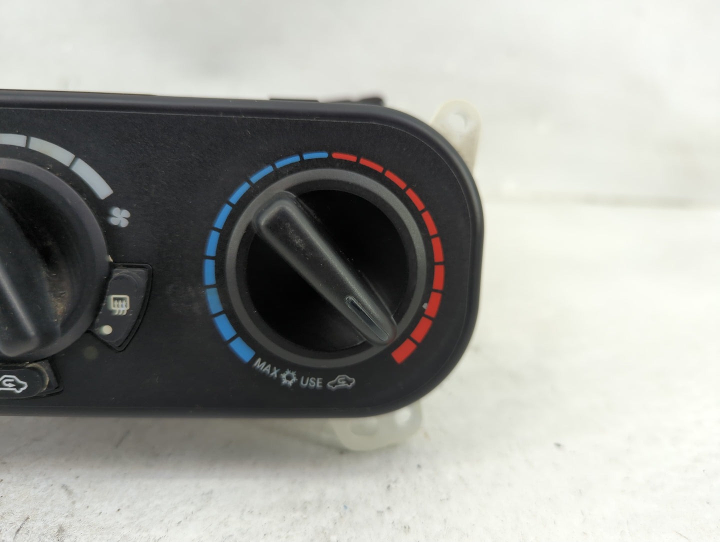 2007-2009 Dodge Caliber Climate Control Module Temperature AC/Heater Replacement P/N:P55111874AF Fits Fits 2007 2008 2009 OE