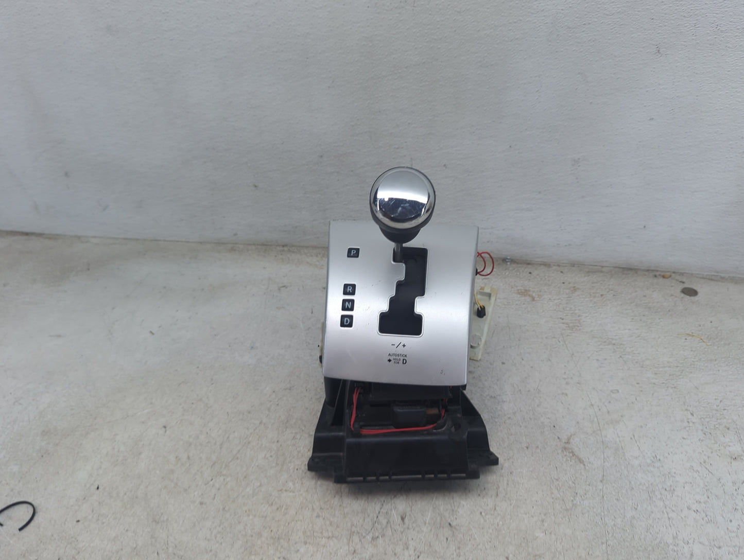 2007 Dodge Caliber Floor Console Assembly Shifter - Oemusedautoparts1.com