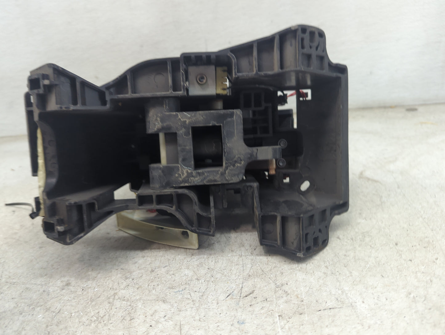 2007 Dodge Caliber Floor Console Assembly Shifter - Oemusedautoparts1.com