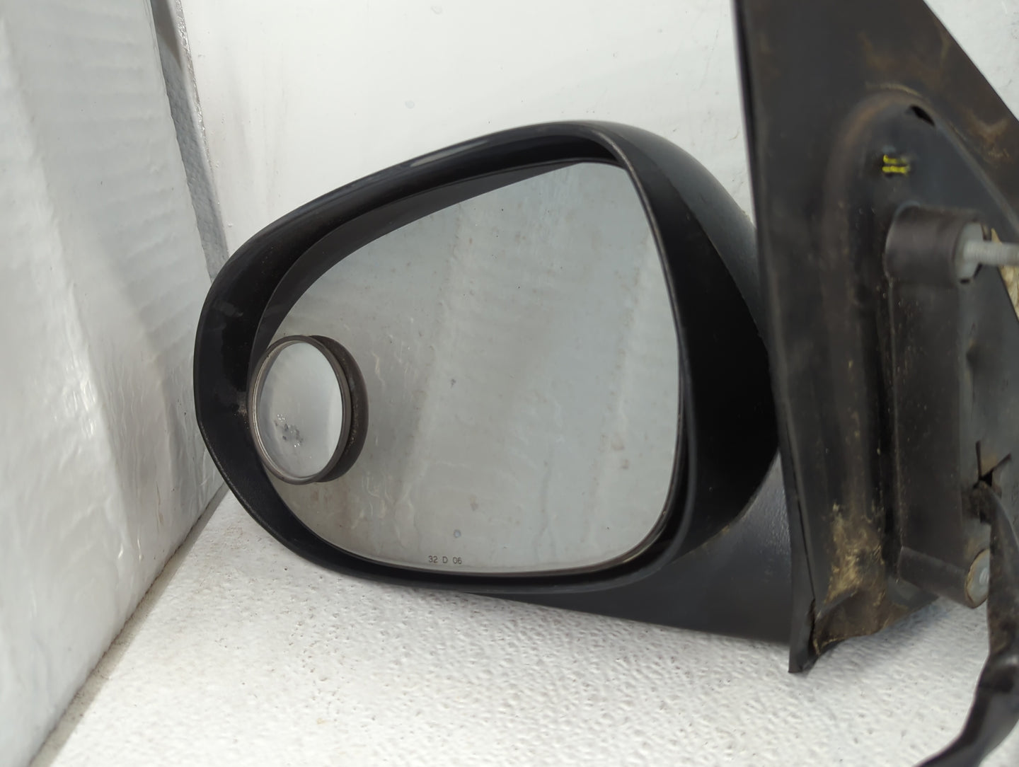 2007-2012 Dodge Caliber Driver Side View Mirror - Left Door Mirror OEM Used - Oemusedautoparts1.com