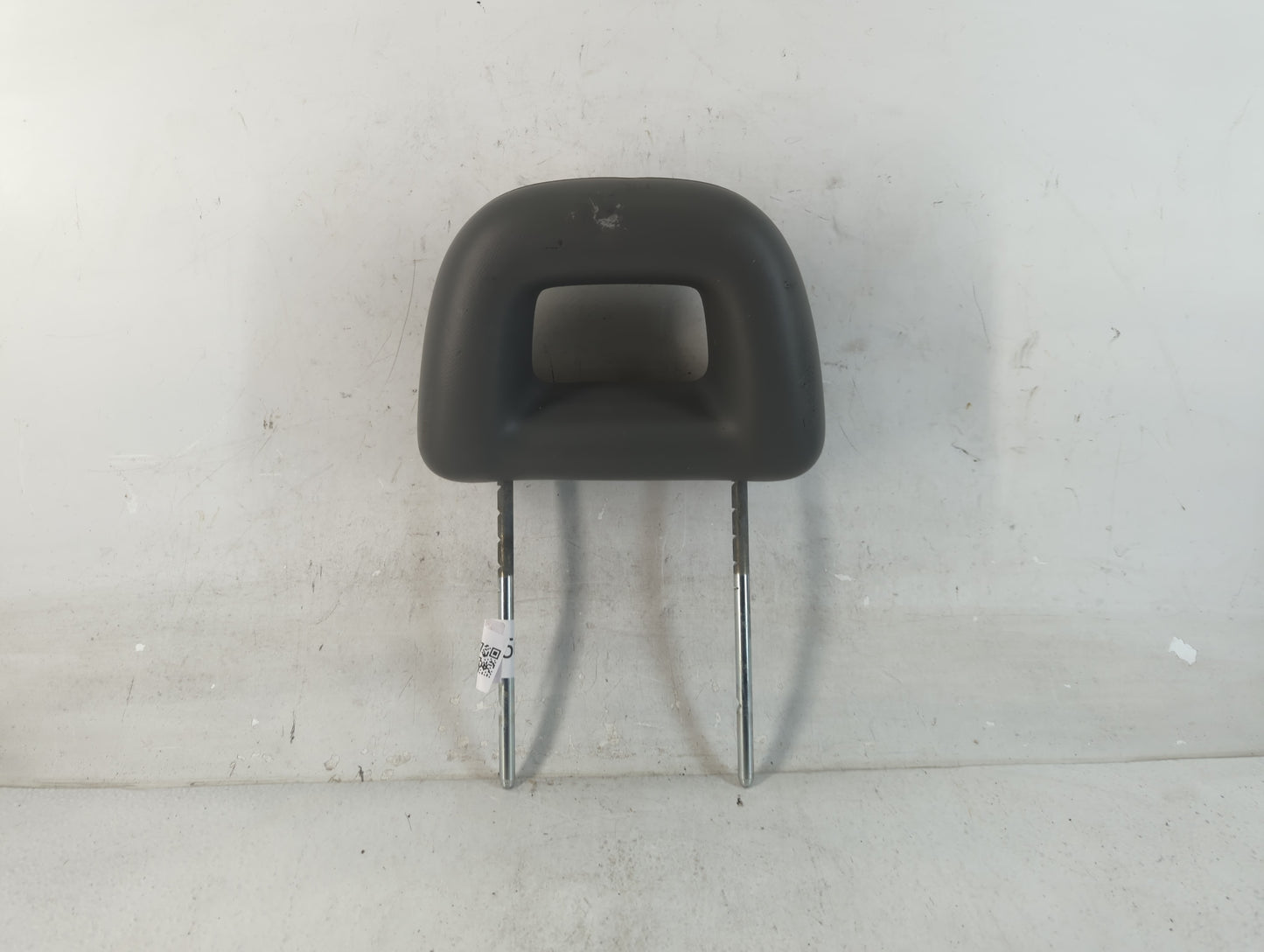 2007 Dodge Caliber Headrest Head Rest Rear Center Seat Fits OEM Used Auto Parts - Oemusedautoparts1.com