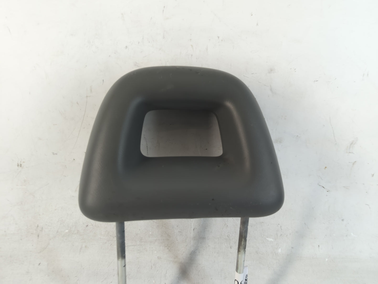 2007 Dodge Caliber Headrest Head Rest Rear Center Seat Fits OEM Used Auto Parts - Oemusedautoparts1.com