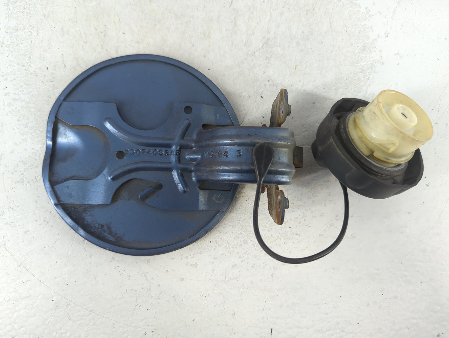 2007 Dodge Caliber Fuel Tank Door Lid Gas Tank Blue - Oemusedautoparts1.com