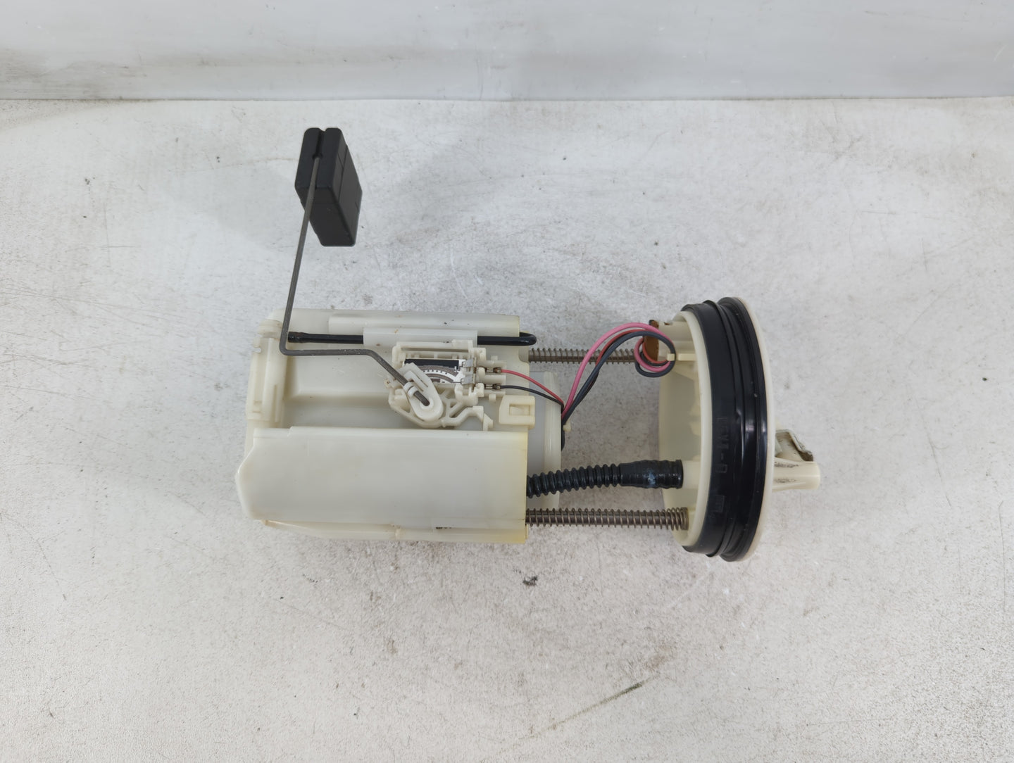 2007-2012 Dodge Caliber Electrical Gas Fuel Pump Assembly - Oemusedautoparts1.com