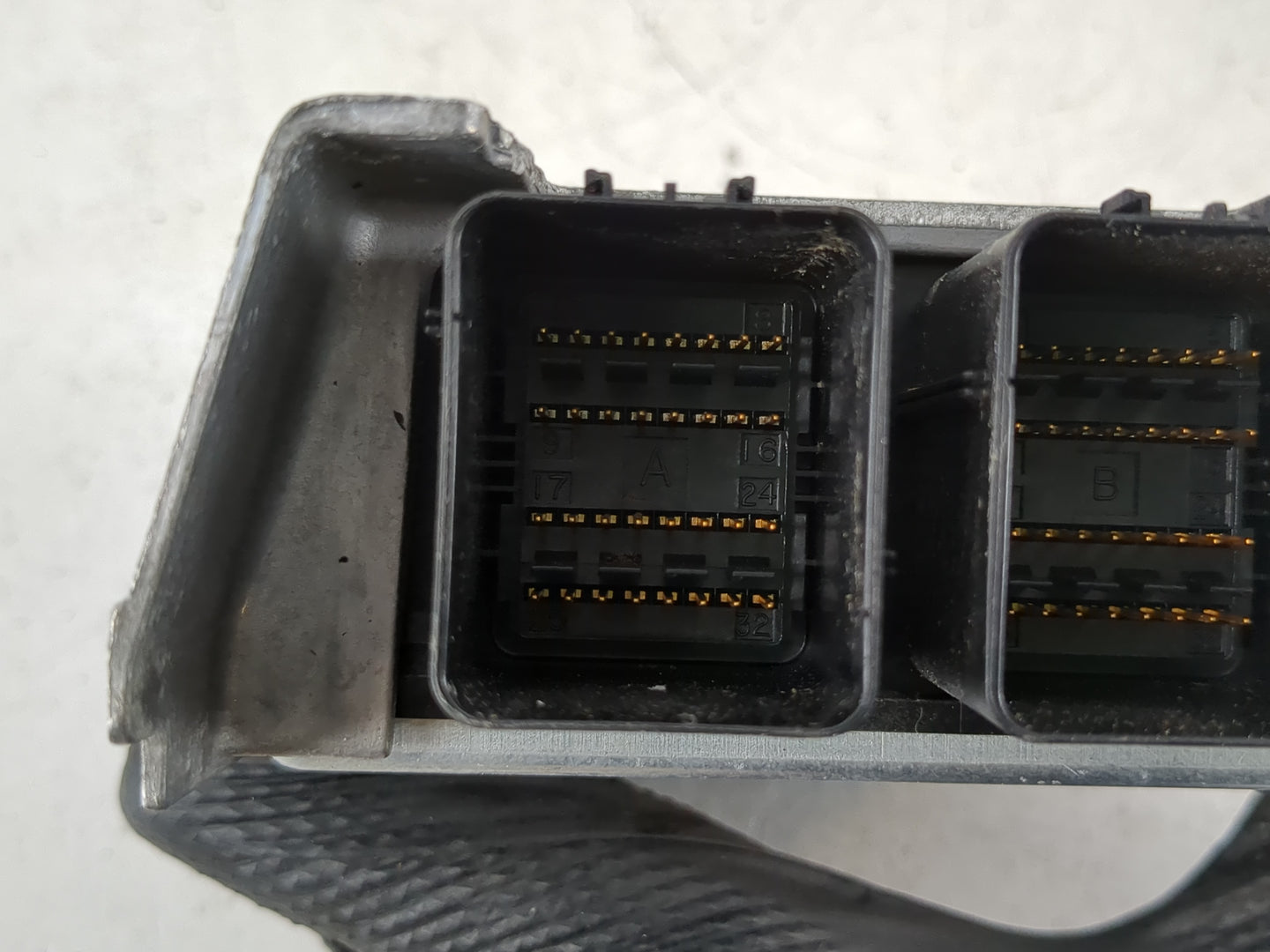 2006-2007 Dodge Caravan Body Control Module Bcm Inner Cabin Fuse Box - Oemusedautoparts1.com
