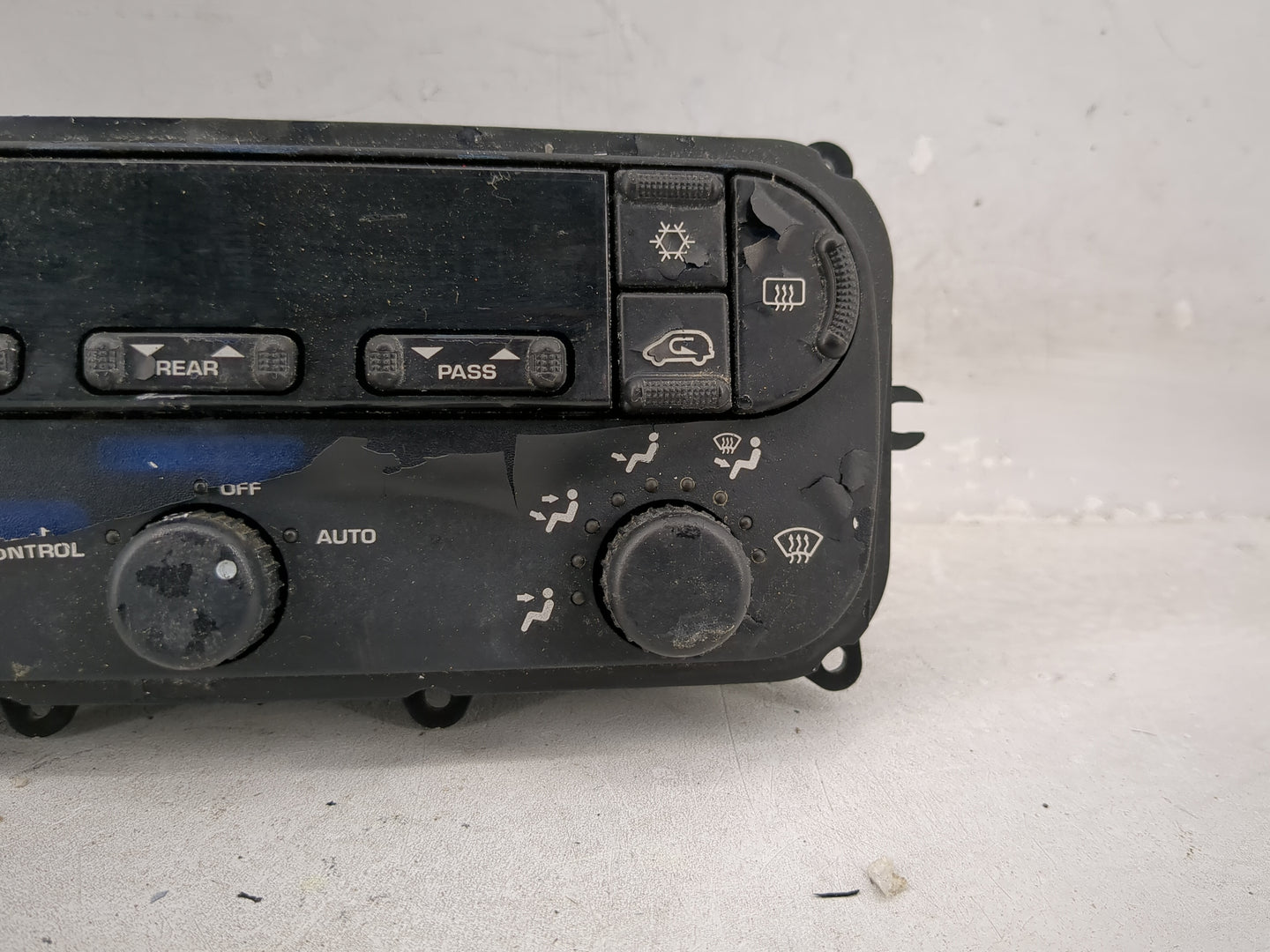 2005-2007 Dodge Caravan Climate Control Module Temperature AC/Heater Replacement P/N:P05136781AB Fits Fits 2005 2006 2007 OE