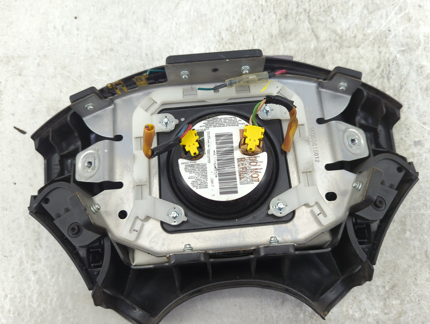 2007-2007 Dodge Caravan Air Bag Driver Left Steering Wheel Mounted - Oemusedautoparts1.com
