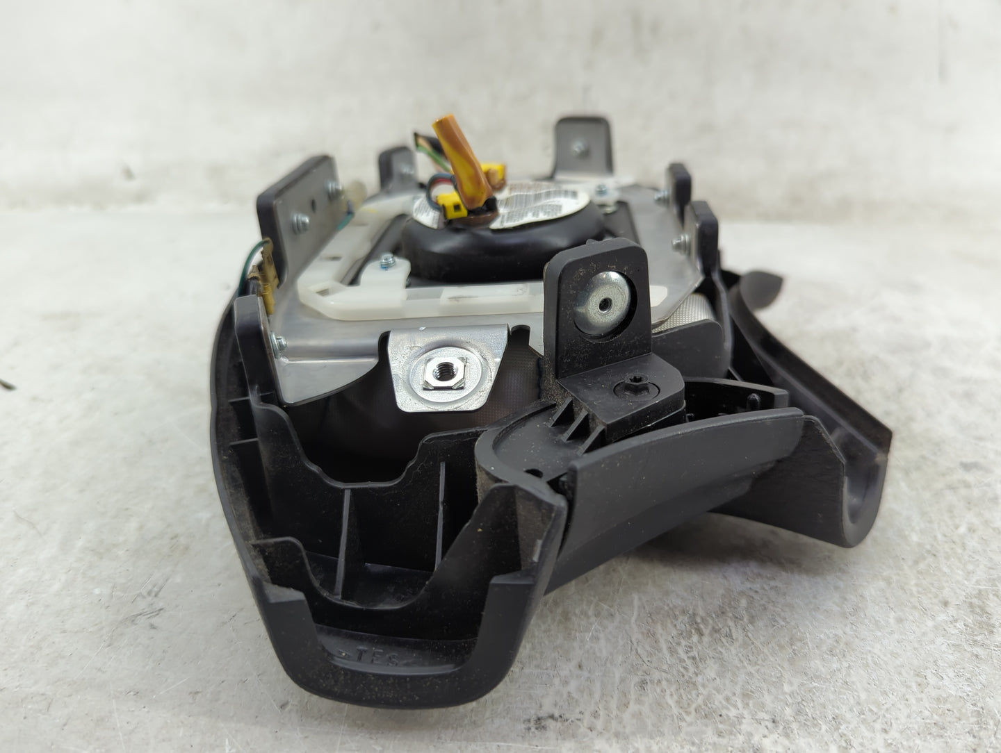 2007-2007 Dodge Caravan Air Bag Driver Left Steering Wheel Mounted - Oemusedautoparts1.com
