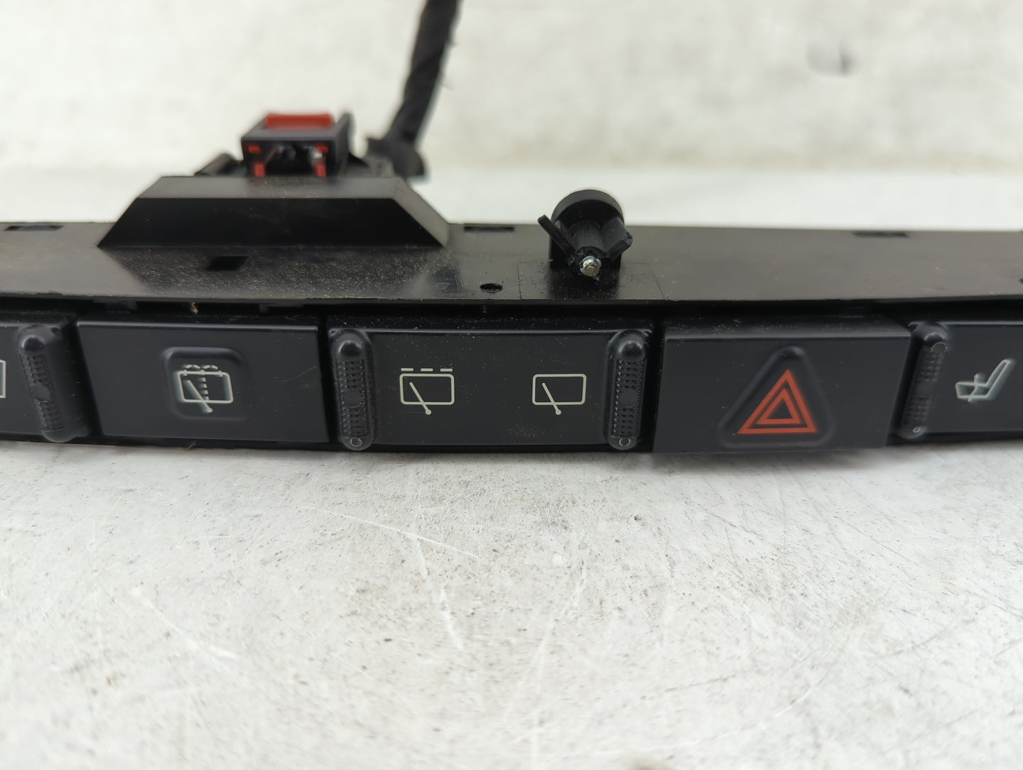 2007 Dodge Caravan Hazard Switch 028821615|746-77463 |04685842aa - Oemusedautoparts1.com
