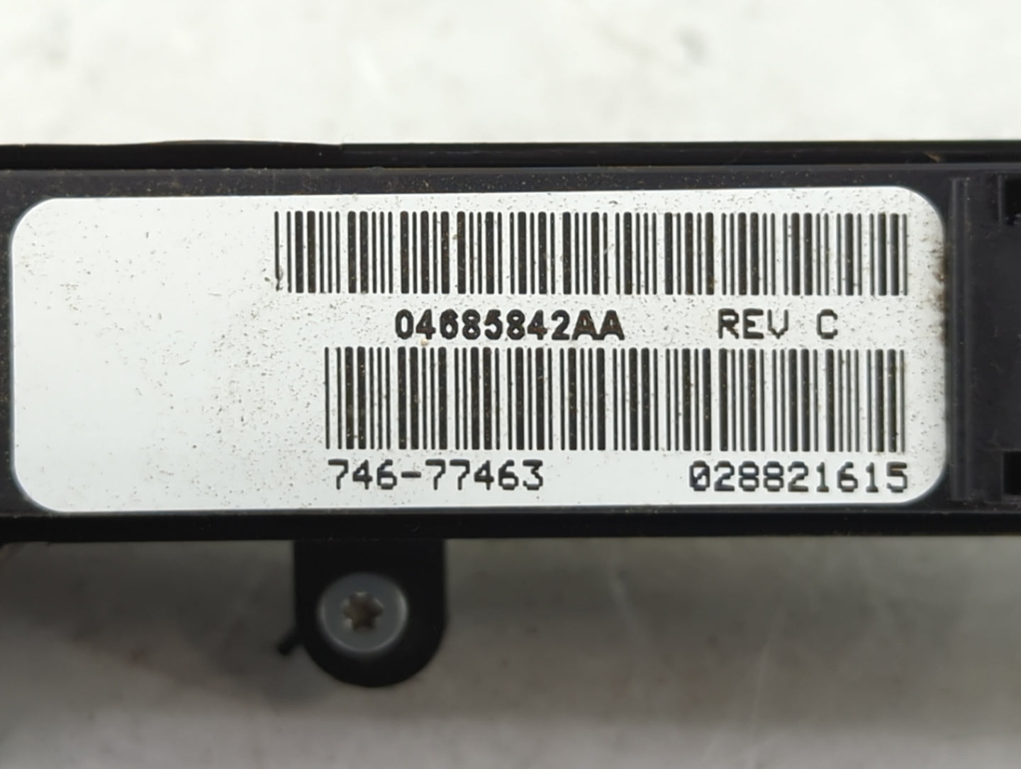 2007 Dodge Caravan Hazard Switch 028821615|746-77463 |04685842aa - Oemusedautoparts1.com