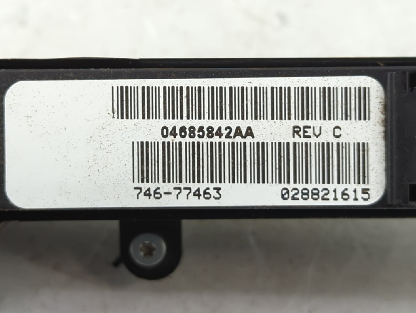 2007 Dodge Caravan Hazard Switch 028821615|746-77463 |04685842aa - Oemusedautoparts1.com