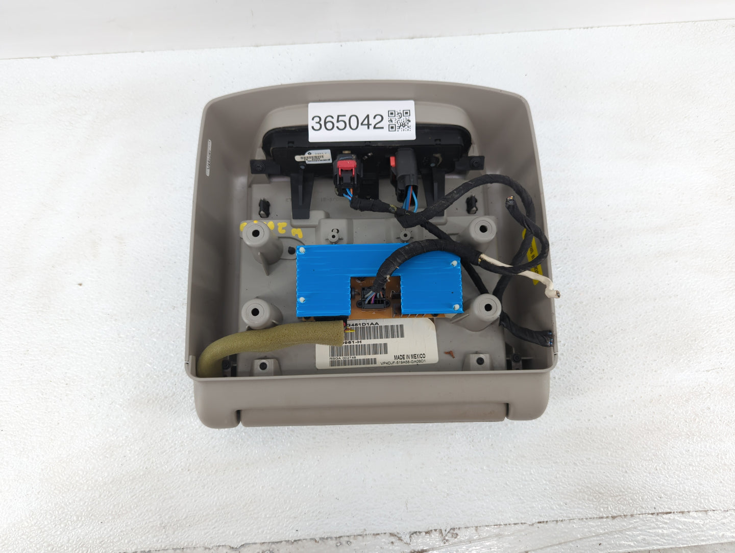 2007 Dodge Caravan Overhead Console W/rear Climate Control Light Beige - Oemusedautoparts1.com