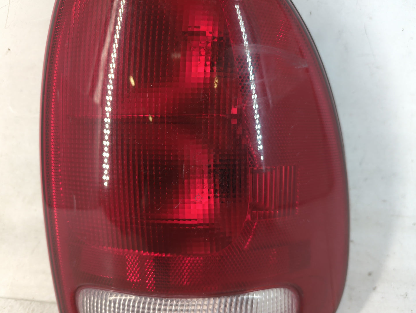 2004-2007 Dodge Caravan Tail Light Assembly Passenger Right OEM P/N:3934-04A-PM DC 19284 Fits Fits 2004 2005 2006 2007 OEM U