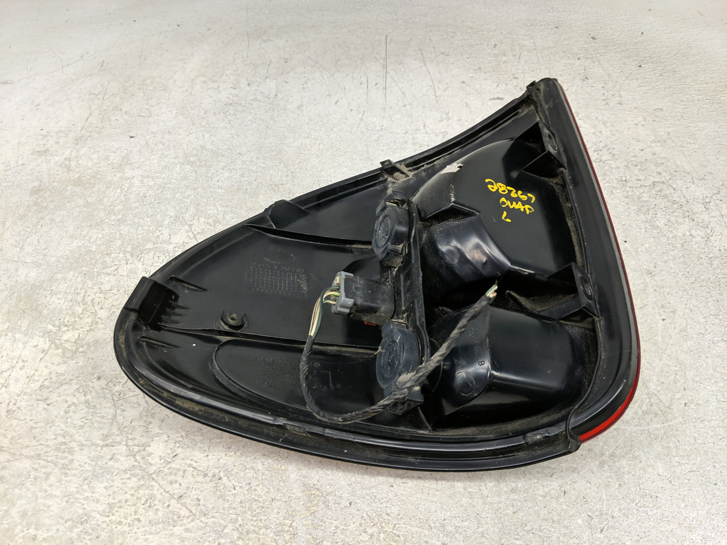 2004-2007 Dodge Caravan Tail Light Assembly Driver Left OEM Fits Fits 2004 2005 2006 2007 OEM Used Auto Parts - Oemusedautop
