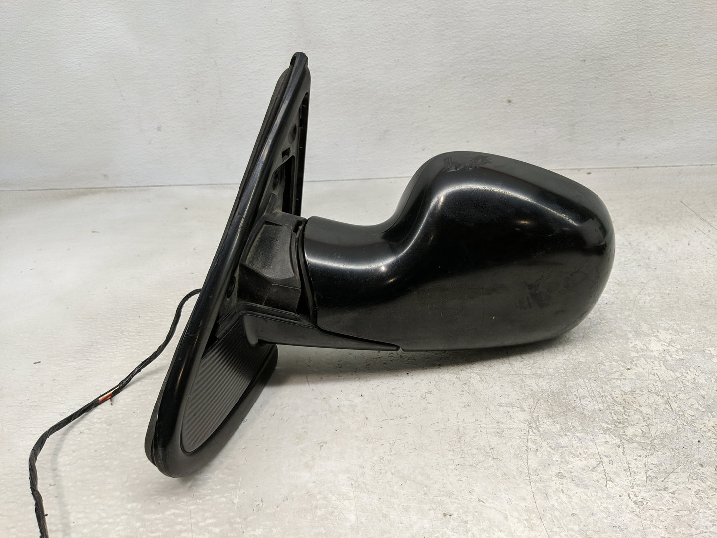 2005-2007 Dodge Caravan Driver Side View Mirror - Left Door Mirror OEM Used - Oemusedautoparts1.com