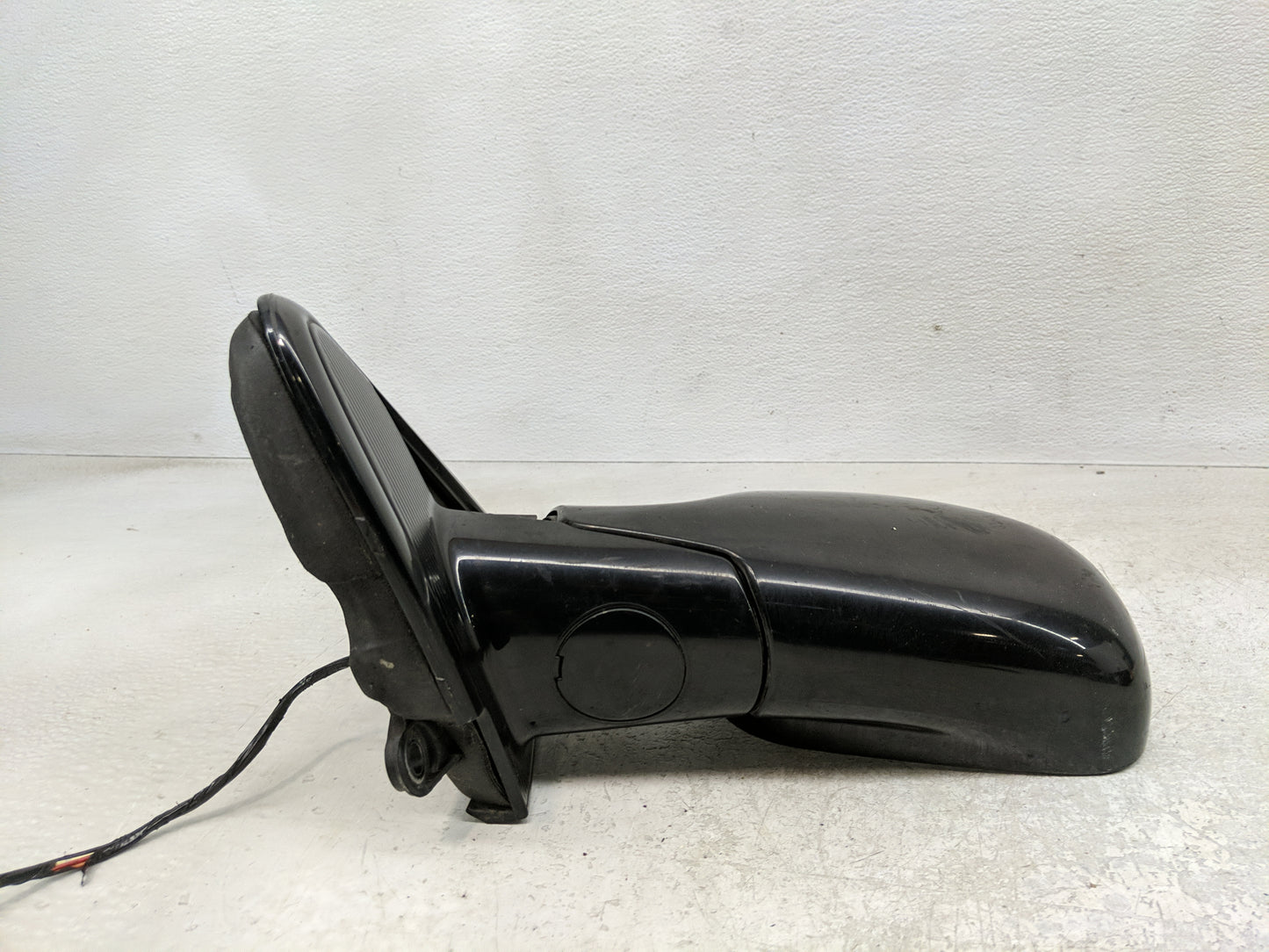 2005-2007 Dodge Caravan Driver Side View Mirror - Left Door Mirror OEM Used - Oemusedautoparts1.com
